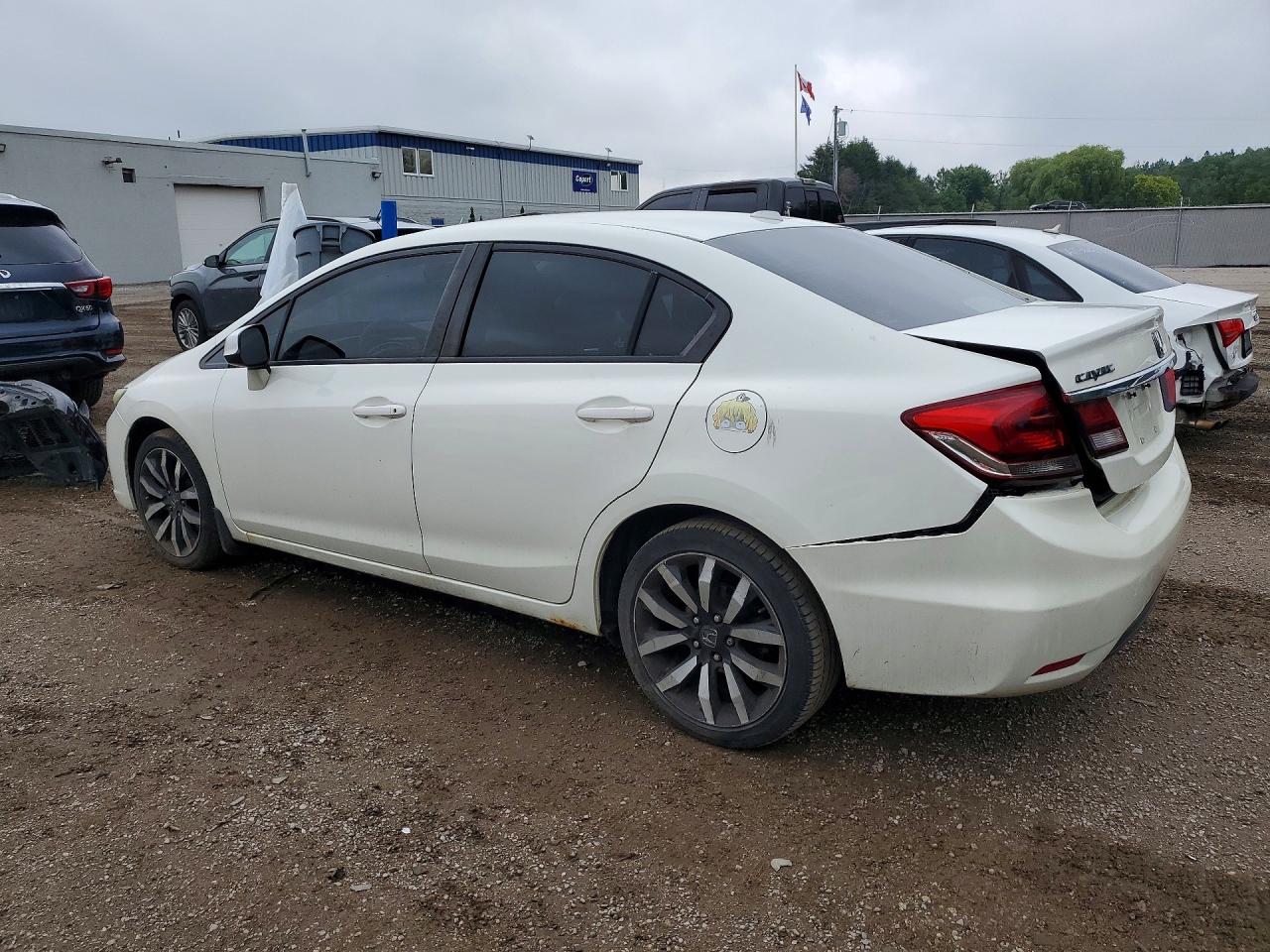2013 Honda Civic Touring White vin: 2HGFB2F73DH101492