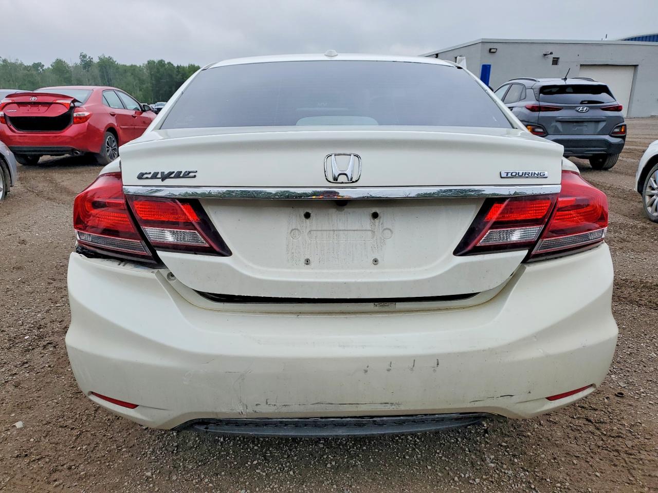 2013 Honda Civic Touring White vin: 2HGFB2F73DH101492