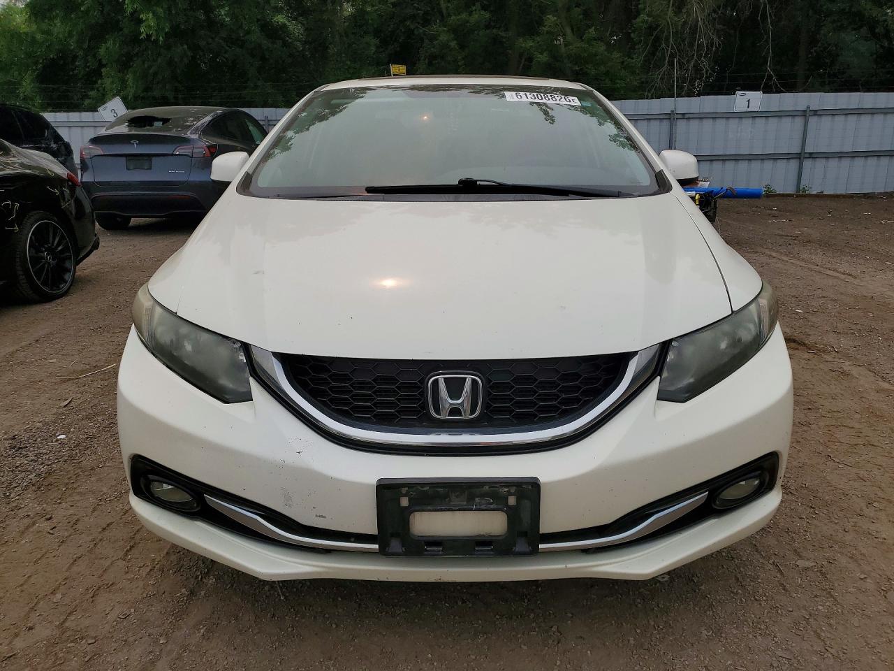 2013 Honda Civic Touring White vin: 2HGFB2F75DH109741