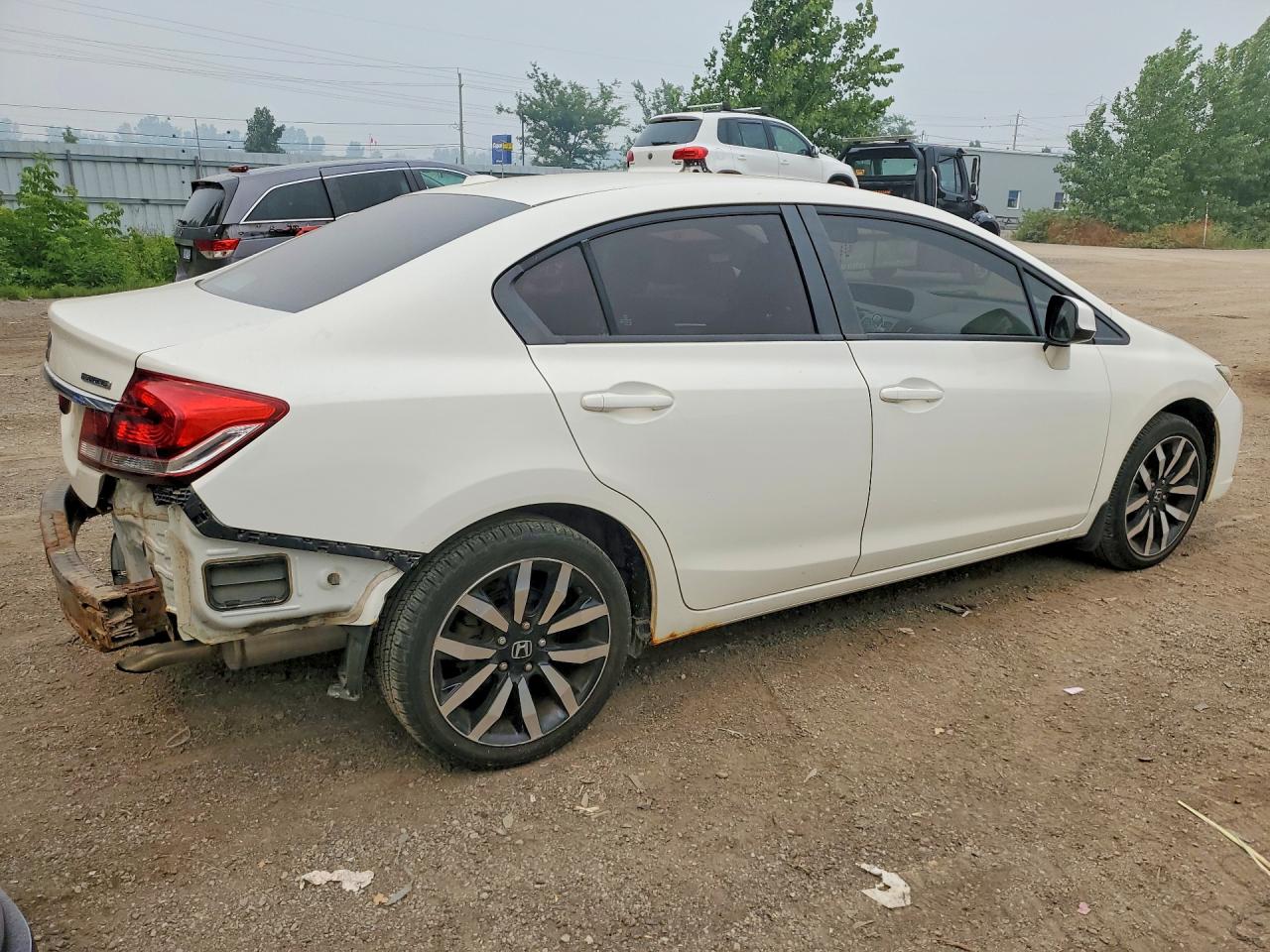 2013 Honda Civic Touring White vin: 2HGFB2F75DH109741
