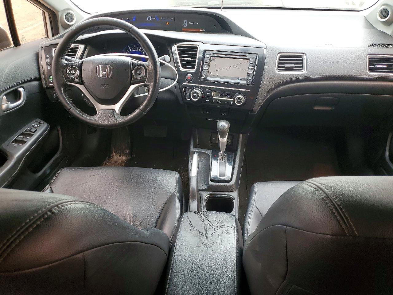 2013 Honda Civic Touring White vin: 2HGFB2F75DH109741