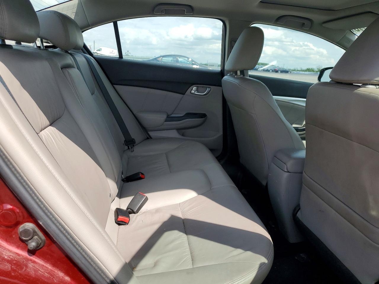 2013 Honda Civic Touring Red vin: 2HGFB2F79DH008654