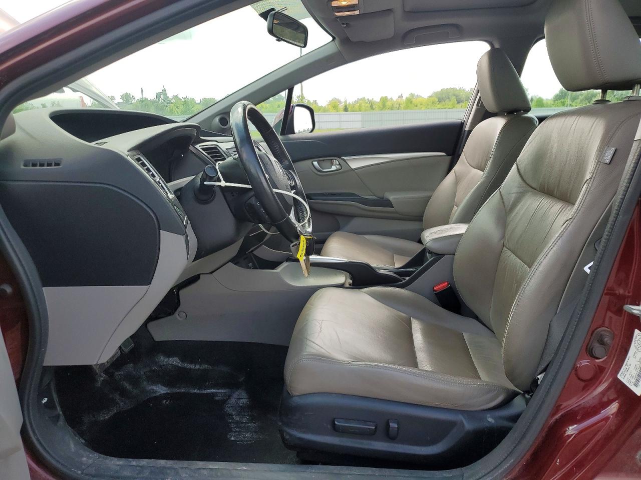 2013 Honda Civic Touring Red vin: 2HGFB2F79DH008654