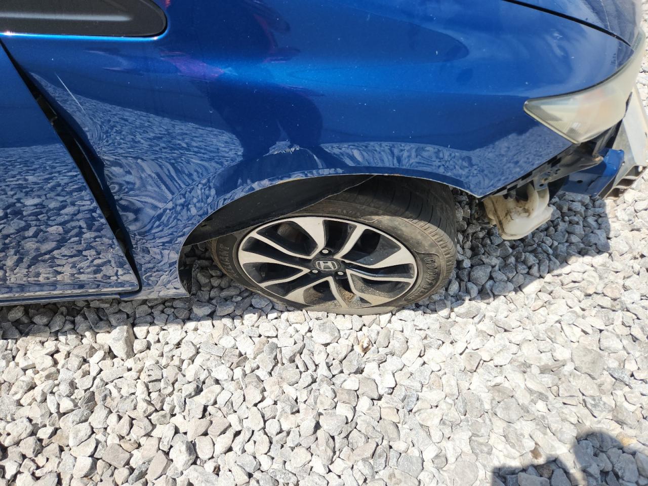 2015 Honda Civic Ex Blue vin: 2HGFB2F88FH561825 Damage: Right Front Tire, Flat, Repair Required