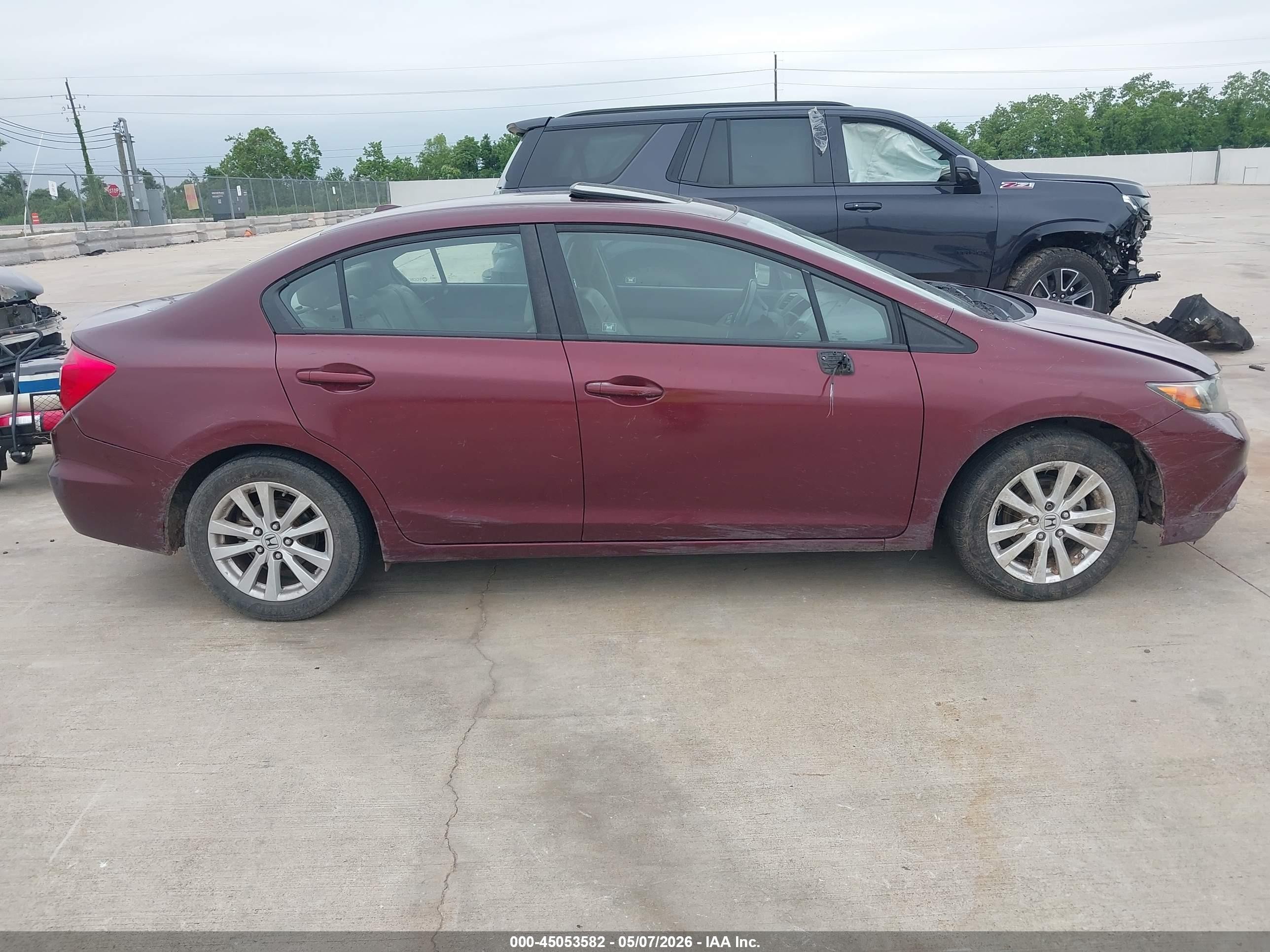2012 Honda Civic Ex-l Burgundy vin: 2HGFB2F93CH539008