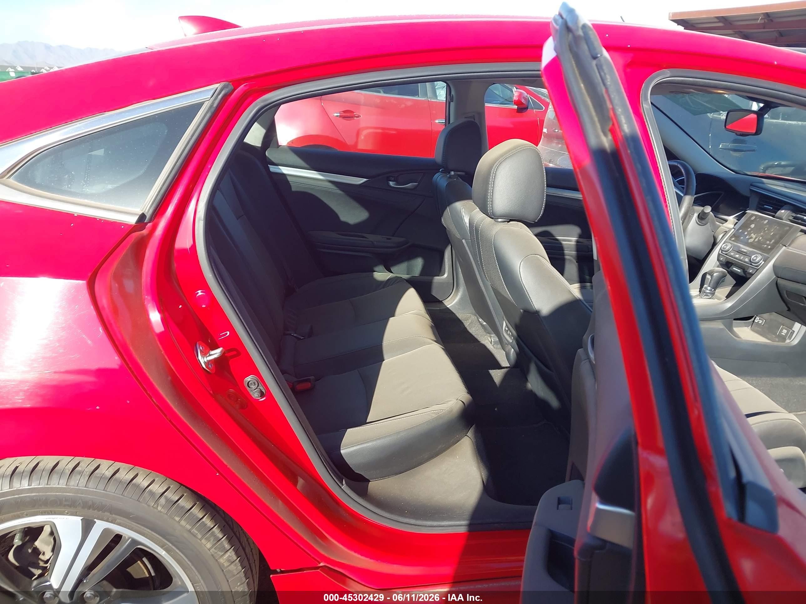 2016 Honda Civic Touring Red vin: 2HGFC1F92GH636262