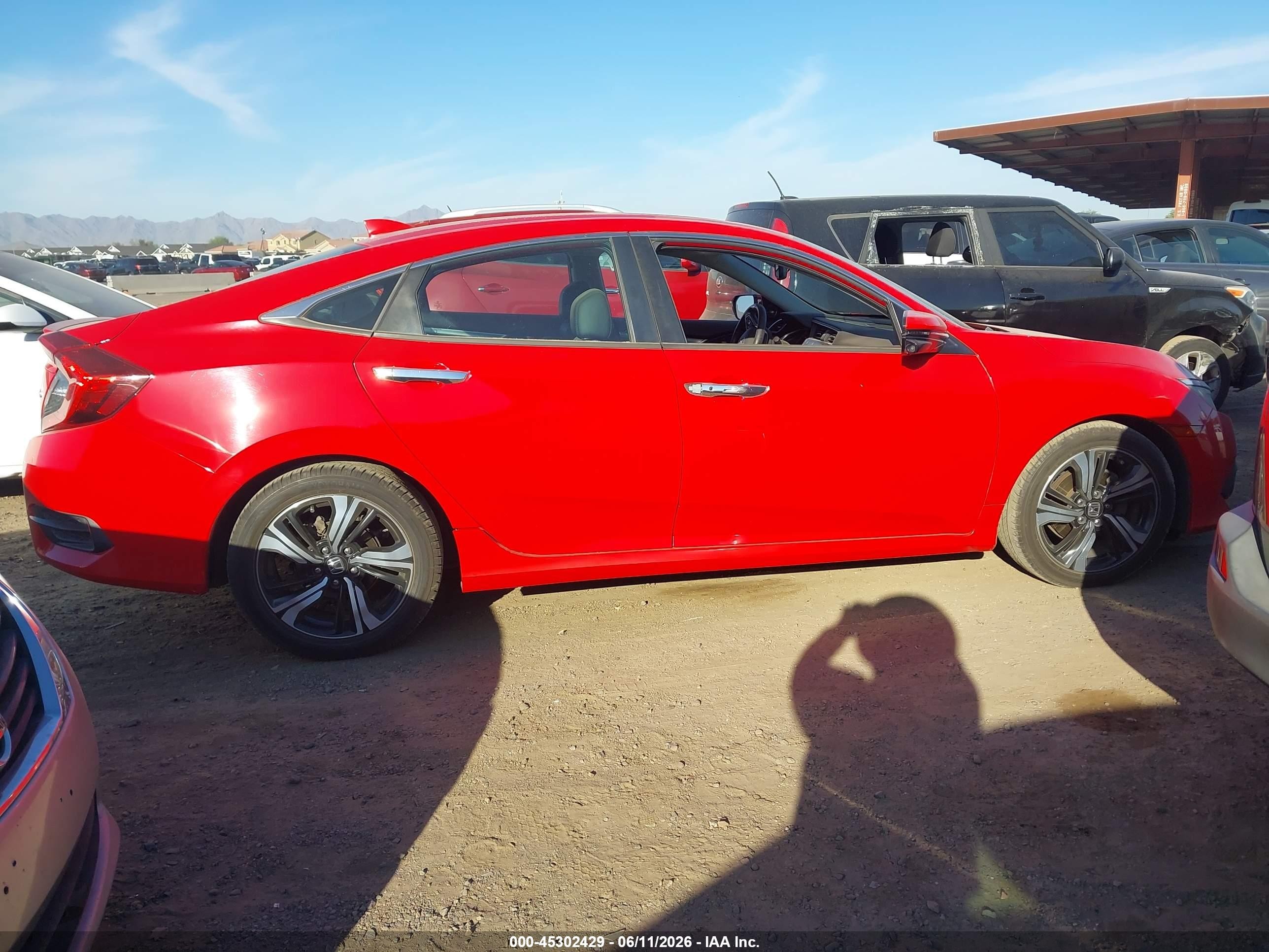 2016 Honda Civic Touring Red vin: 2HGFC1F92GH636262
