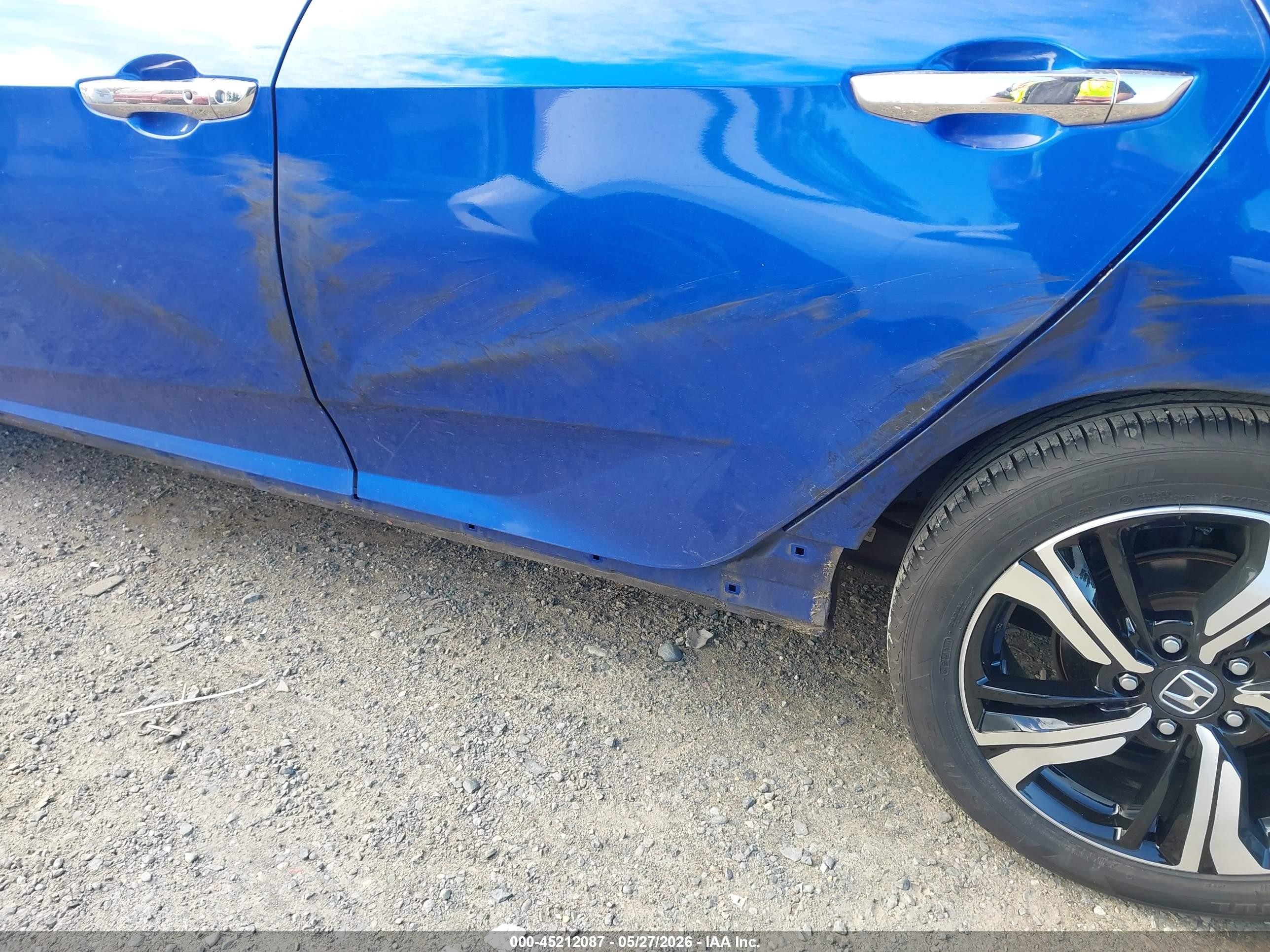 2017 Honda Civic Touring Blue vin: 2HGFC1F94HH654313