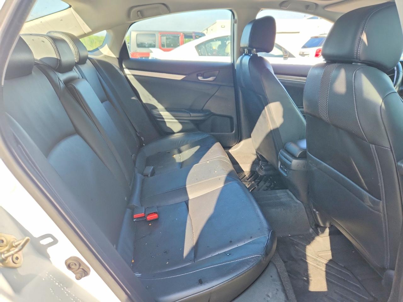 2019 Honda Civic Touring White vin: 2HGFC1F97KH101937