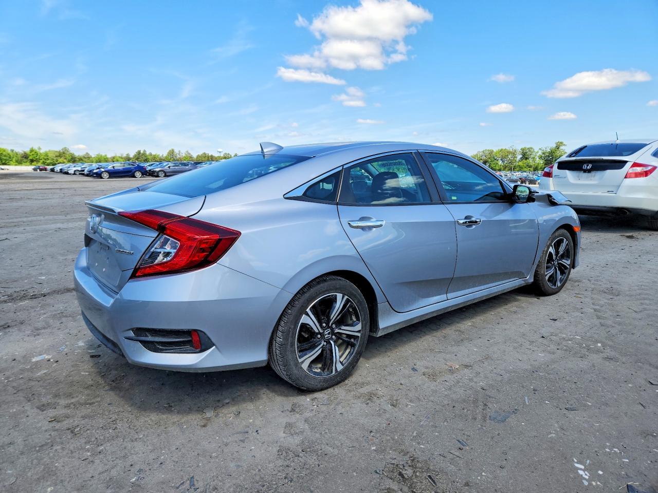 2016 Honda Civic Touring Silver vin: 2HGFC1F98GH638405