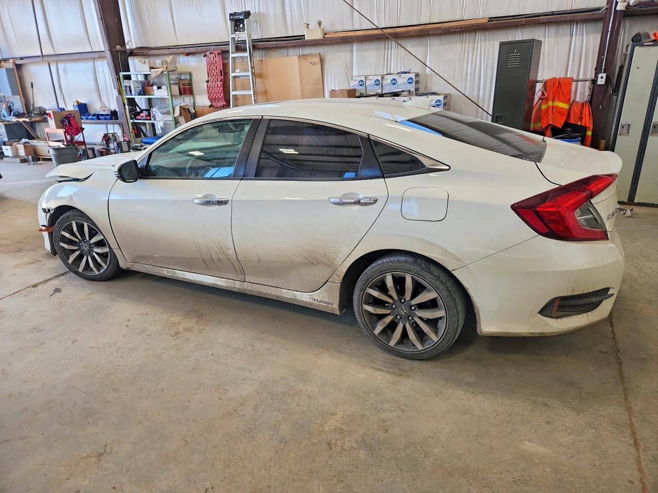 2017 Honda Civic Touring 4dr White vin: 2HGFC1F98HH102202