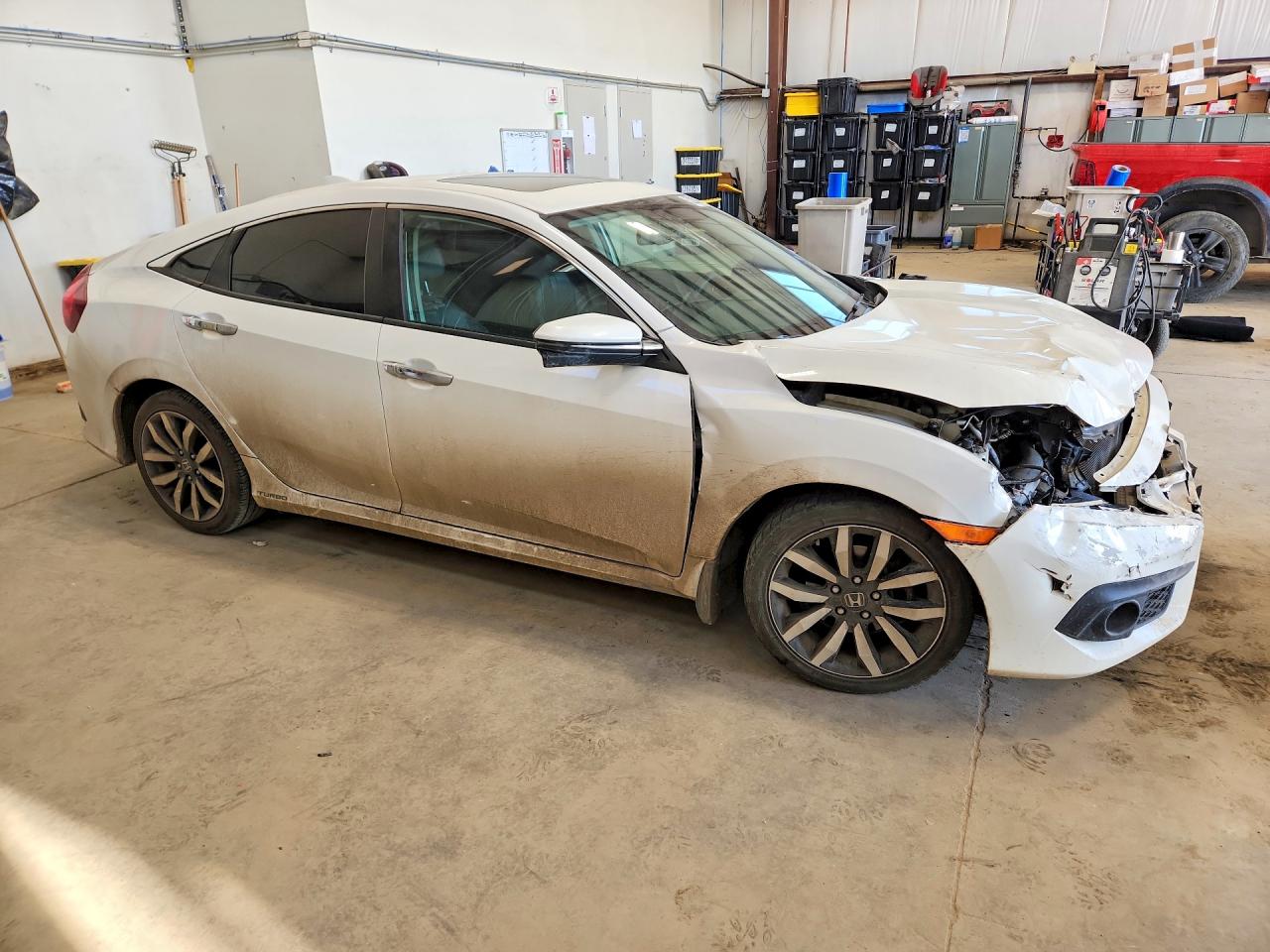 2017 Honda Civic Touring 4dr White vin: 2HGFC1F98HH102202