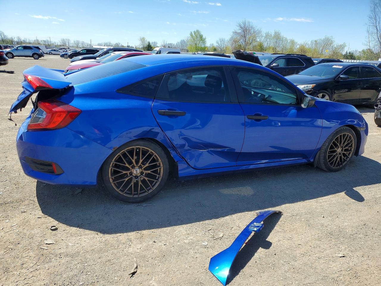 2017 Honda Civic Lx Blue vin: 2HGFC2E5XHH010691