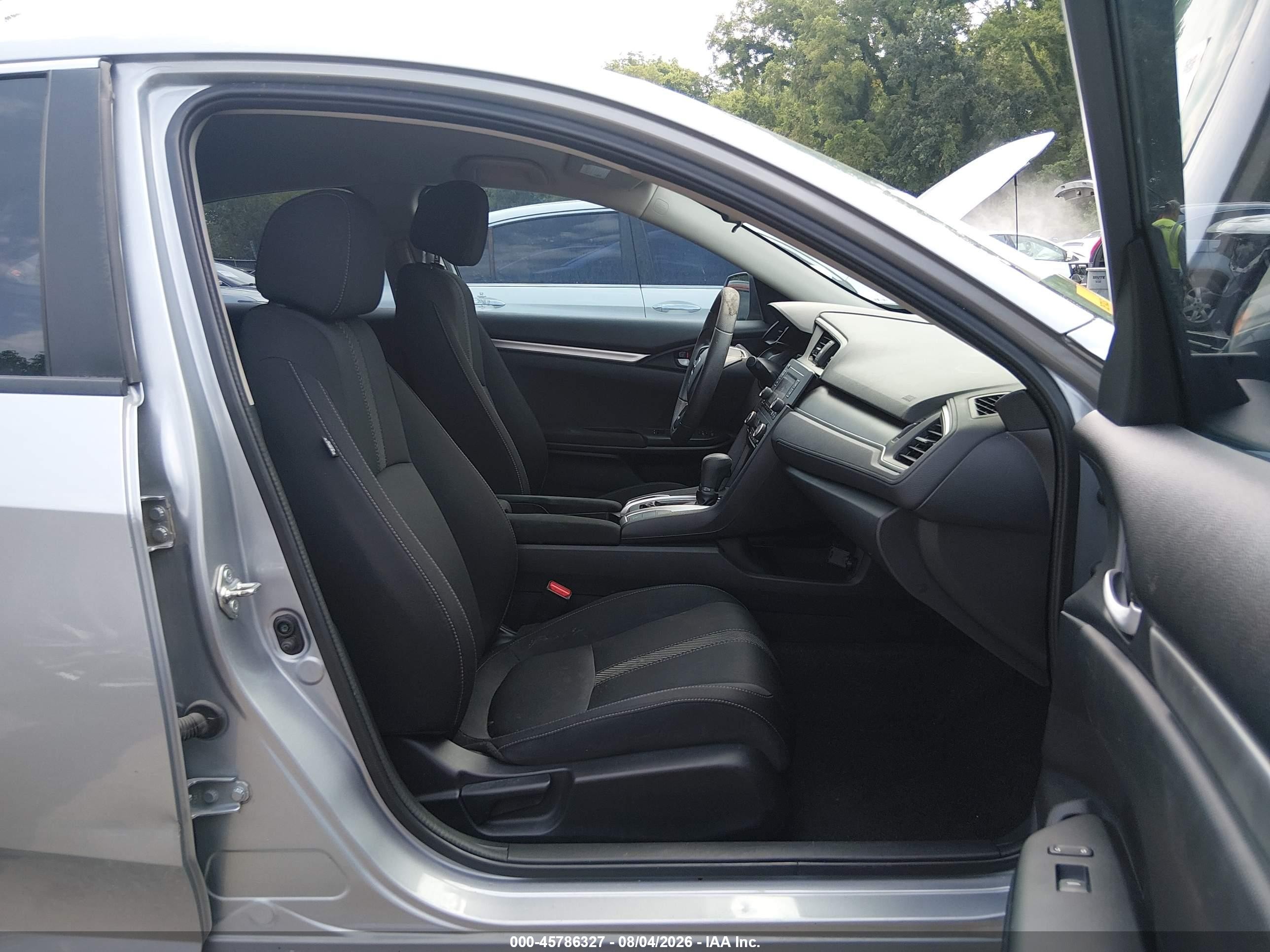 2018 Honda Civic Lx Silver vin: 2HGFC2F50JH557571