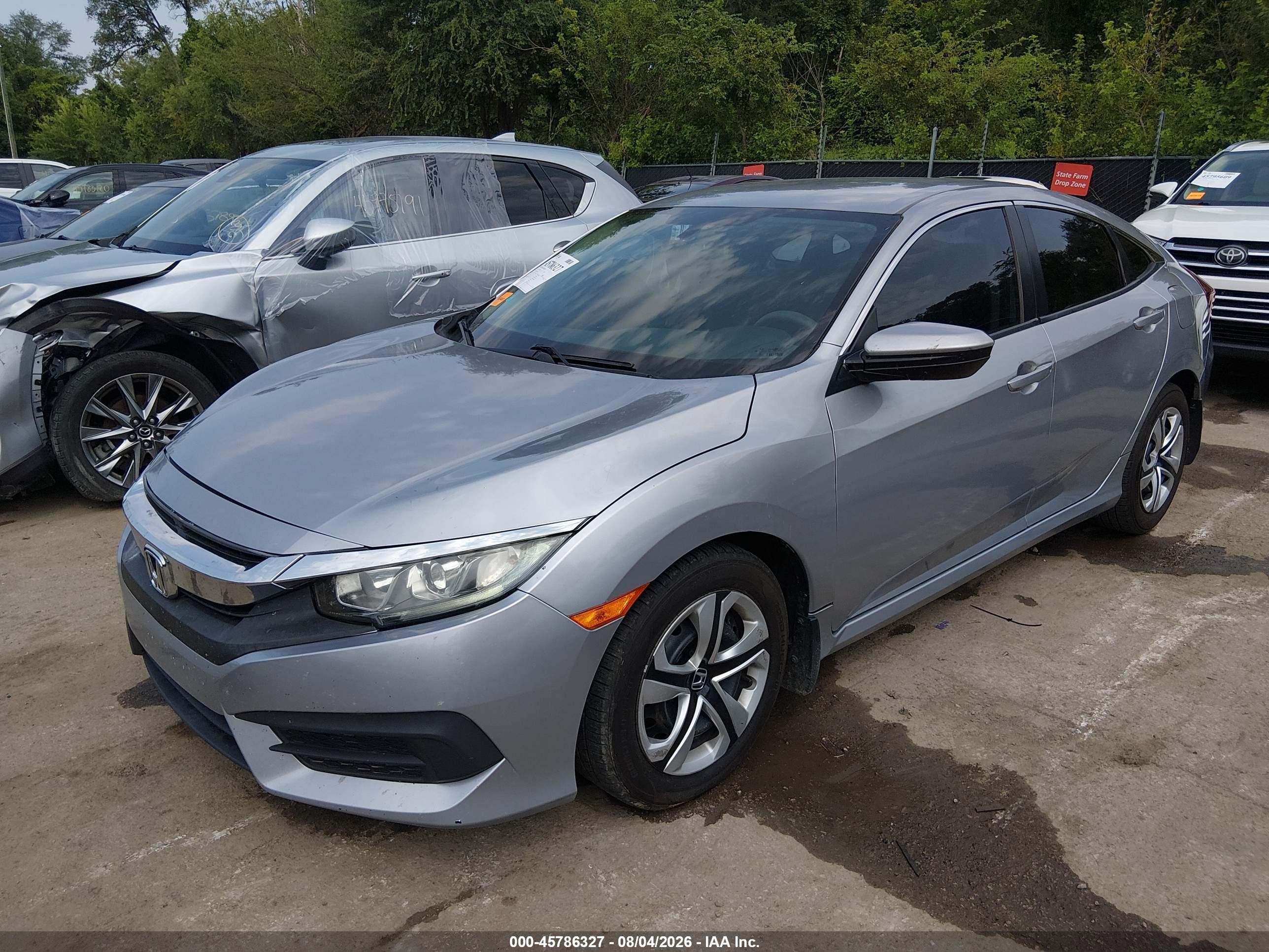 2018 Honda Civic Lx Silver vin: 2HGFC2F50JH557571