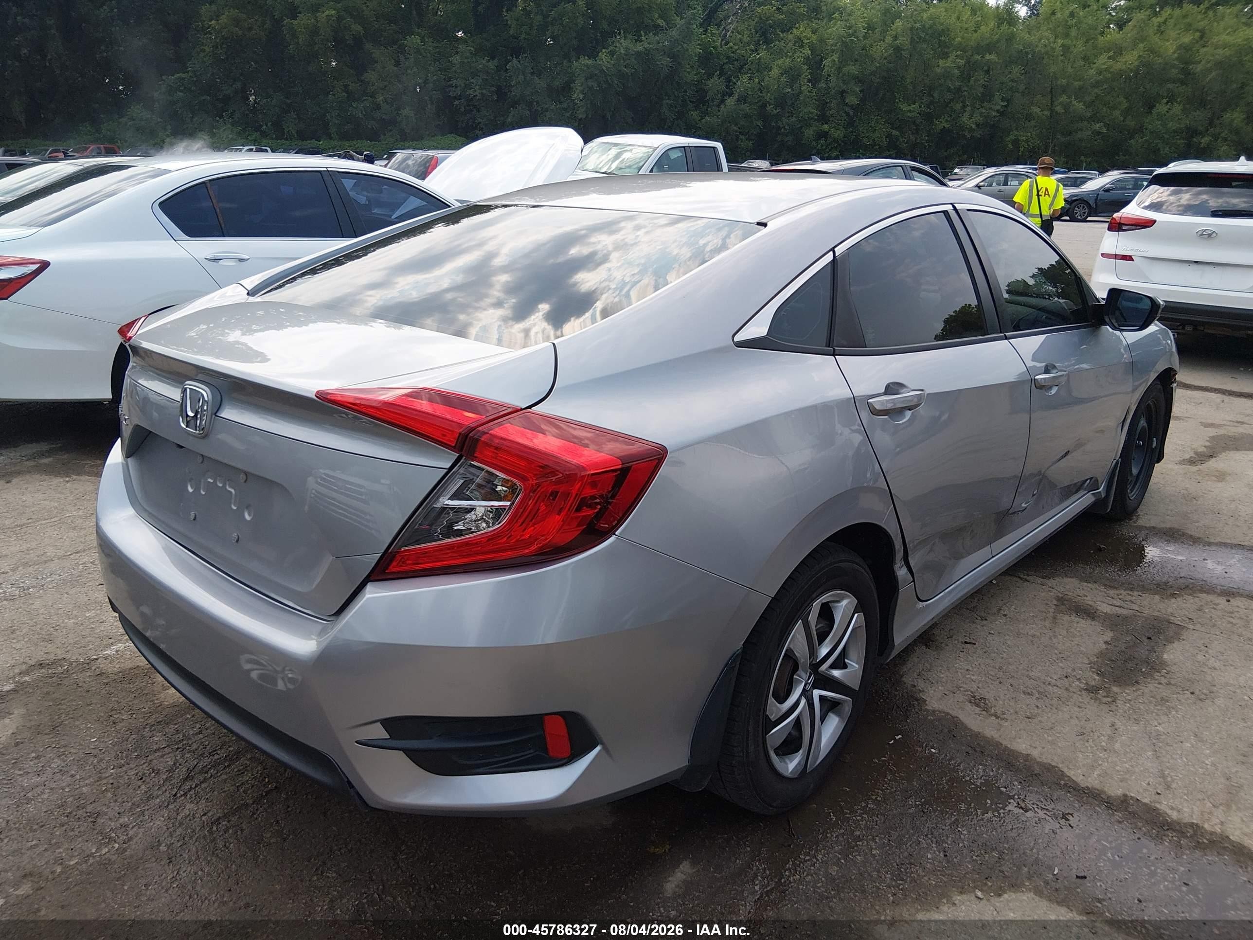 2018 Honda Civic Lx Silver vin: 2HGFC2F50JH557571