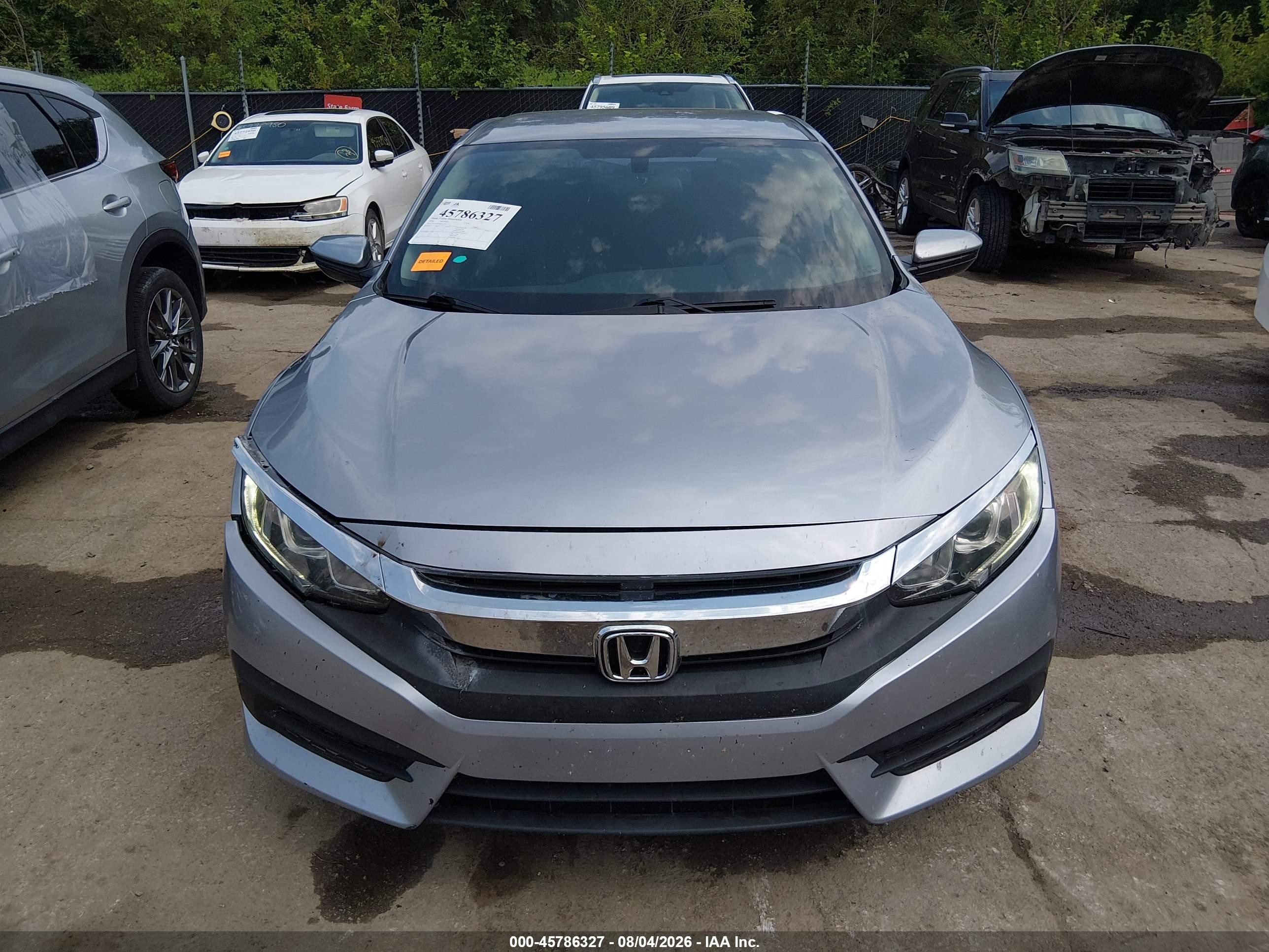 2018 Honda Civic Lx Silver vin: 2HGFC2F50JH557571