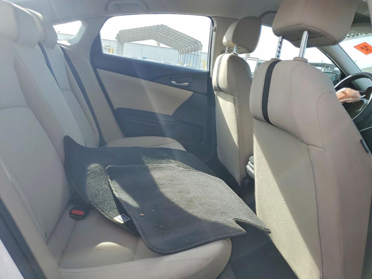 2018 Honda Civic Lx White vin: 2HGFC2F50JH597309