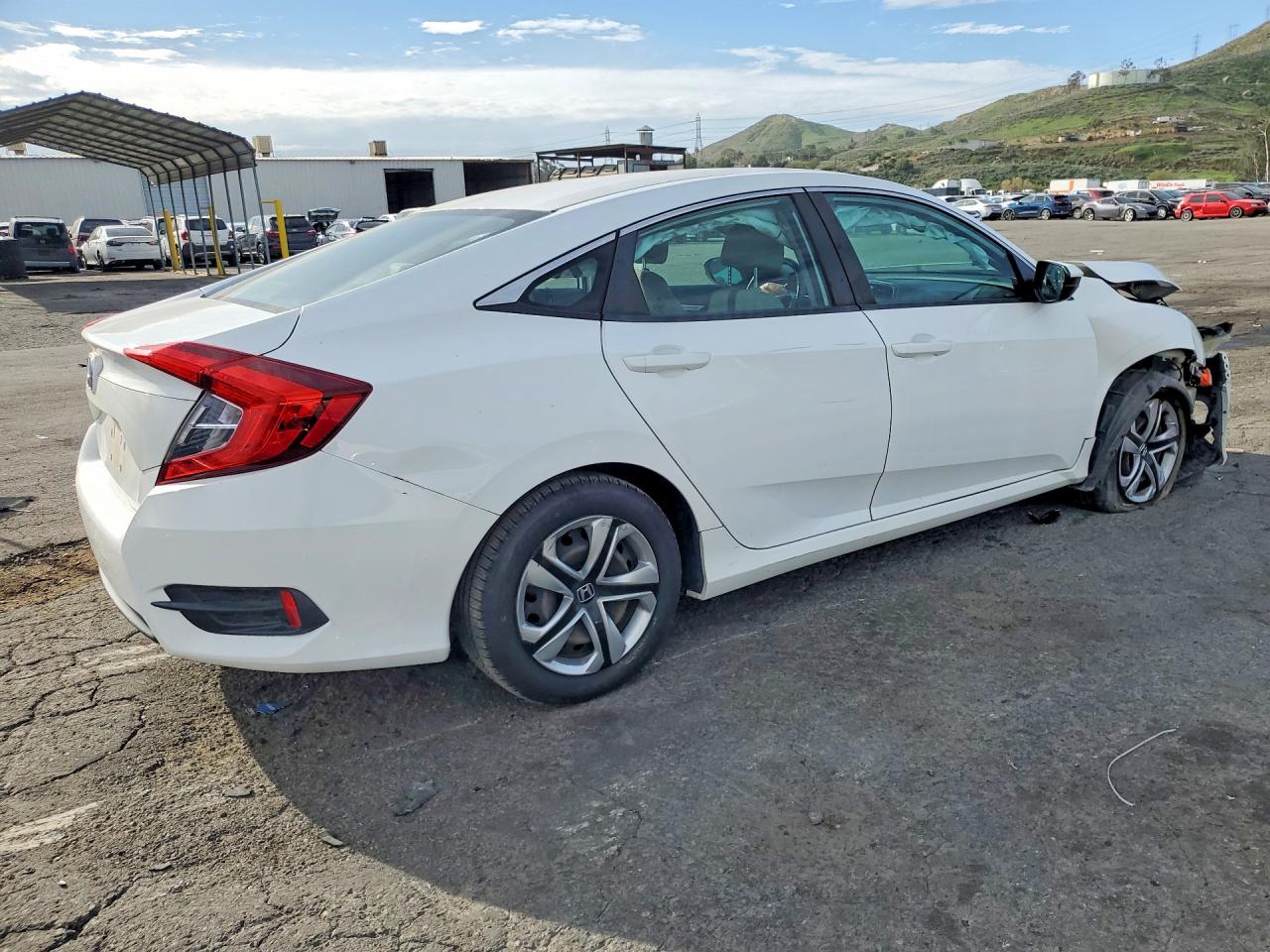 2018 Honda Civic Lx White vin: 2HGFC2F50JH597309