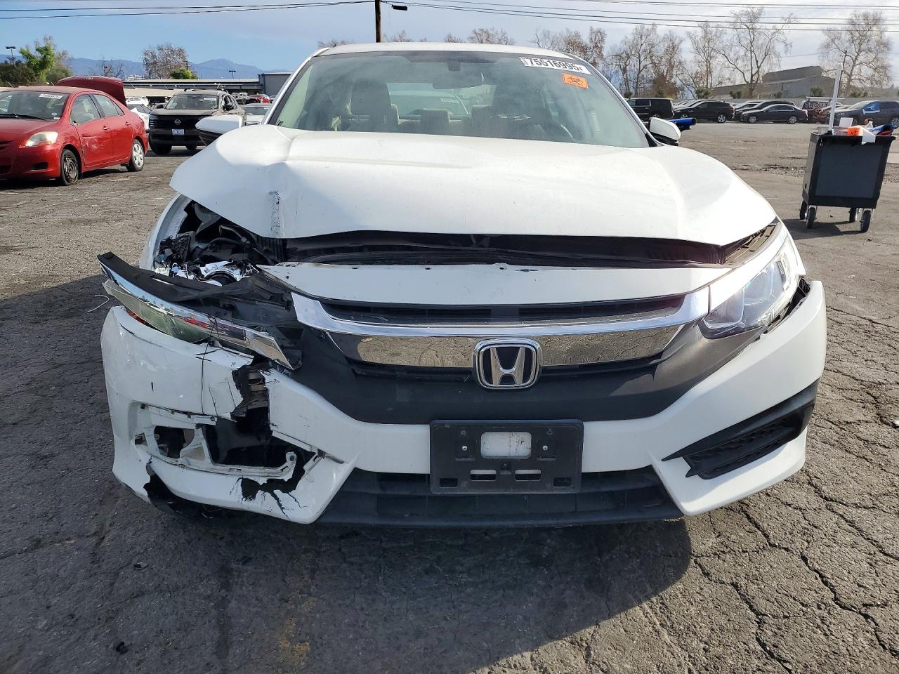 2018 Honda Civic Lx White vin: 2HGFC2F50JH597309