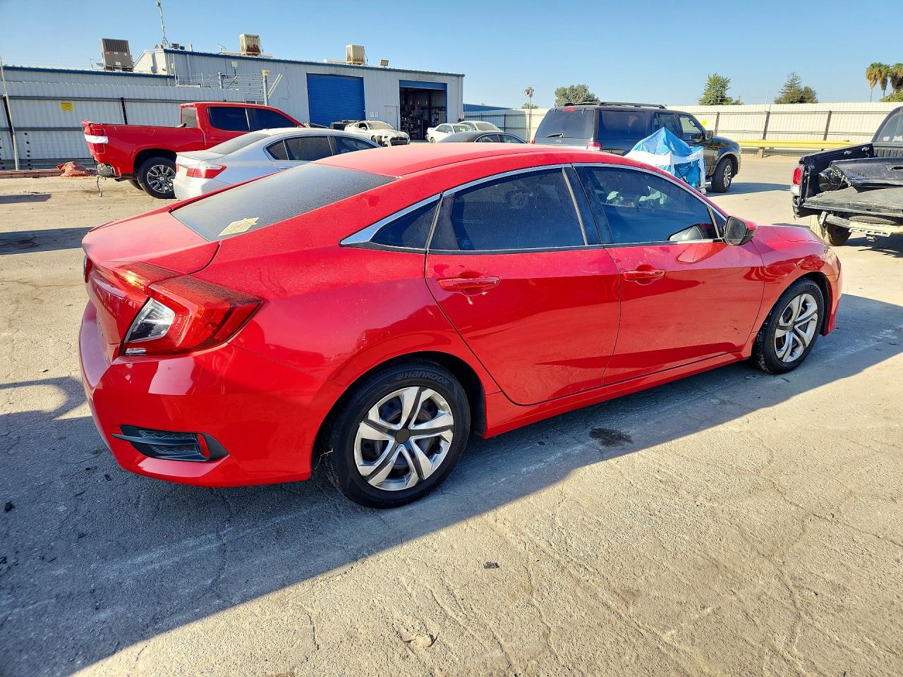 2017 Honda Civic Lx Red vin: 2HGFC2F51HH557587
