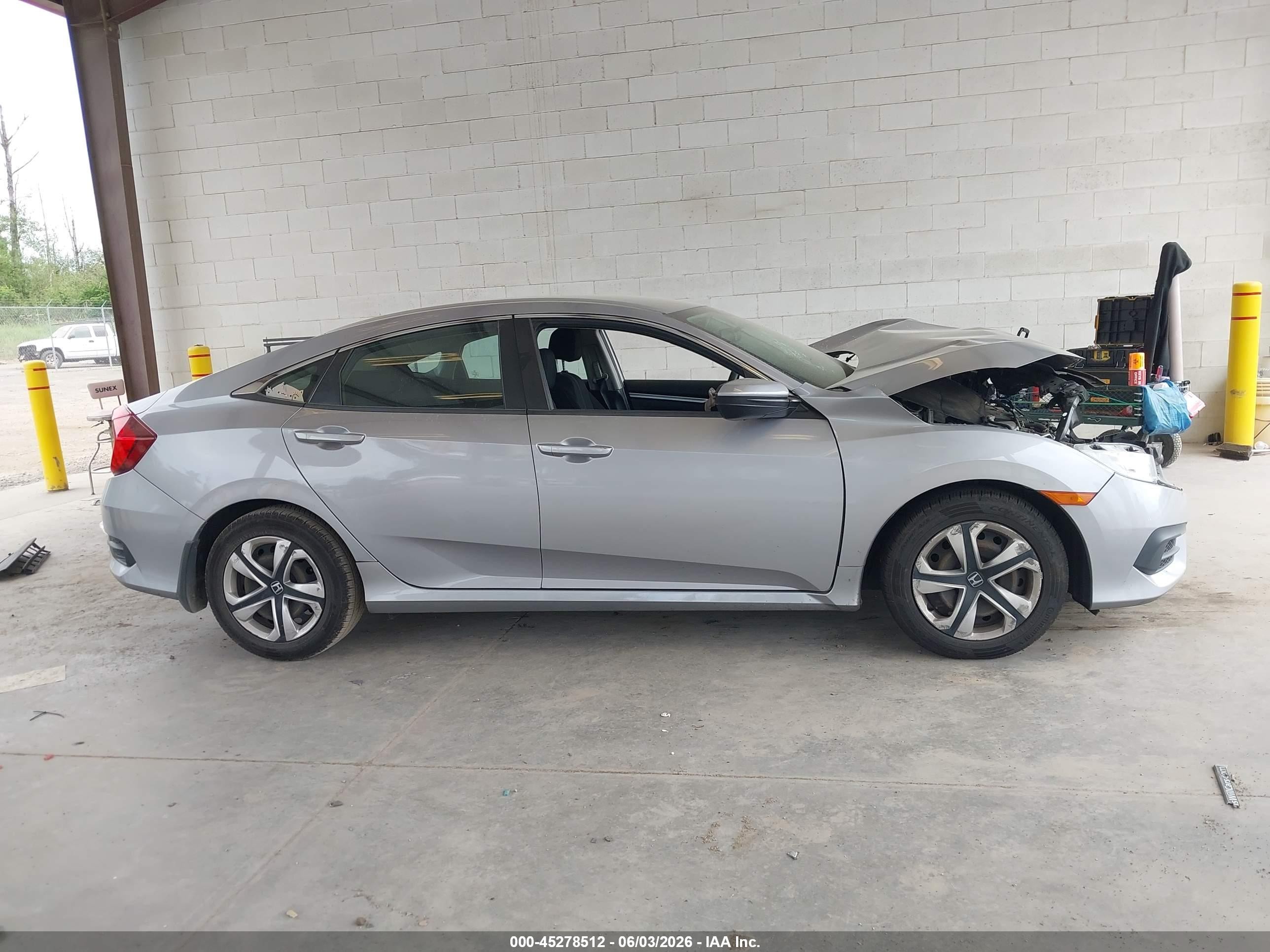 2017 Honda Civic Lx Silver vin: 2HGFC2F51HH570291