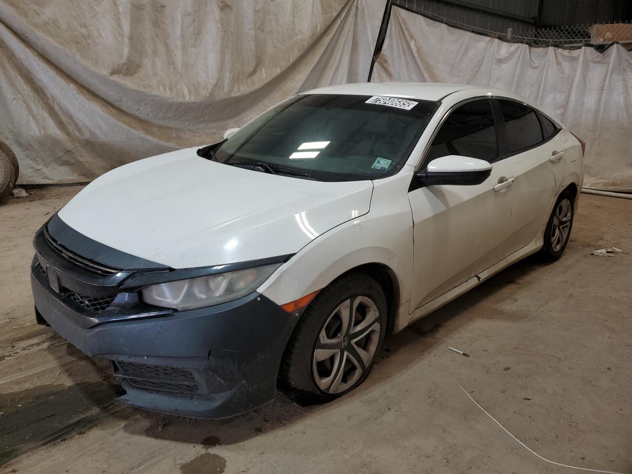 2018 Honda Civic Lx Белый vin: 2HGFC2F53JH552543 Damage: Left Head Lamp, Faded, Acceptable