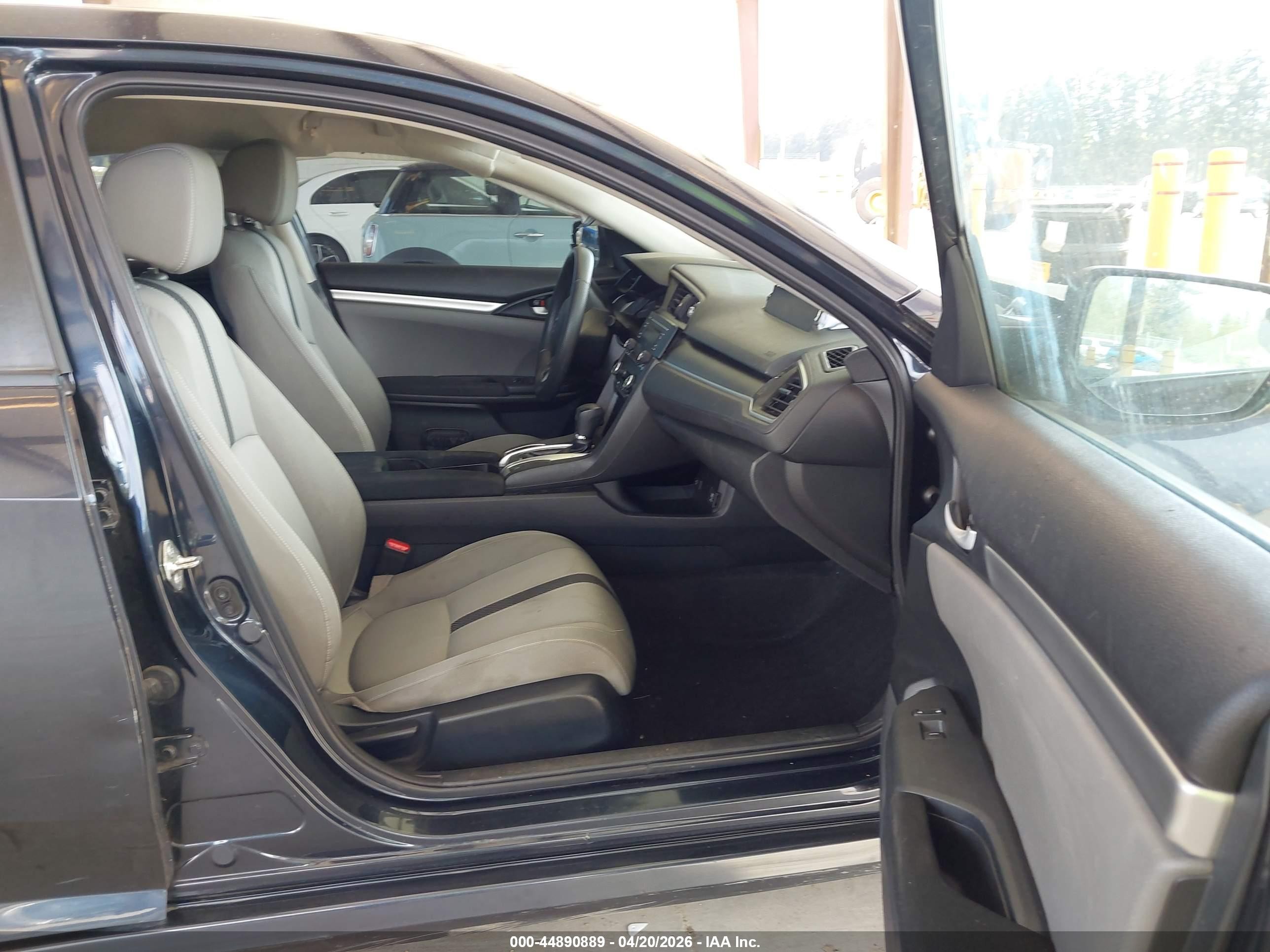 2018 Honda Civic Lx Серый vin: 2HGFC2F53JH595926