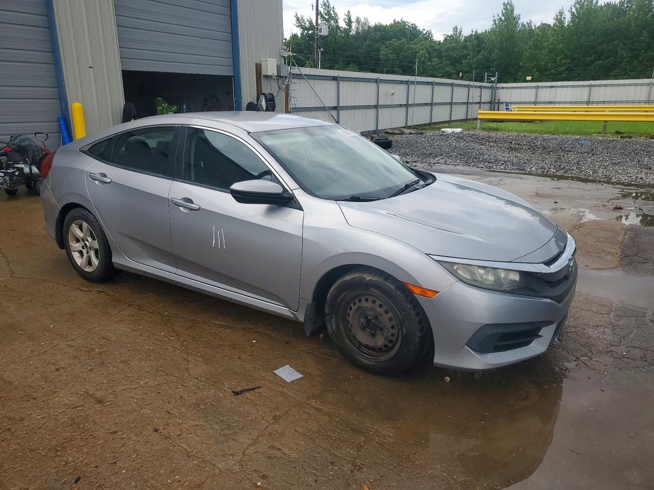 2018 Honda Civic Lx Silver vin: 2HGFC2F53JH601143