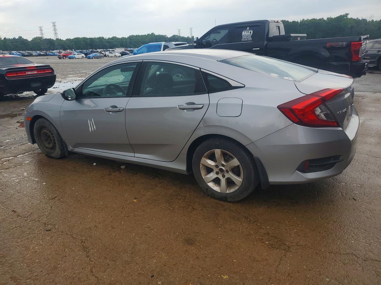 2018 Honda Civic Lx Silver vin: 2HGFC2F53JH601143