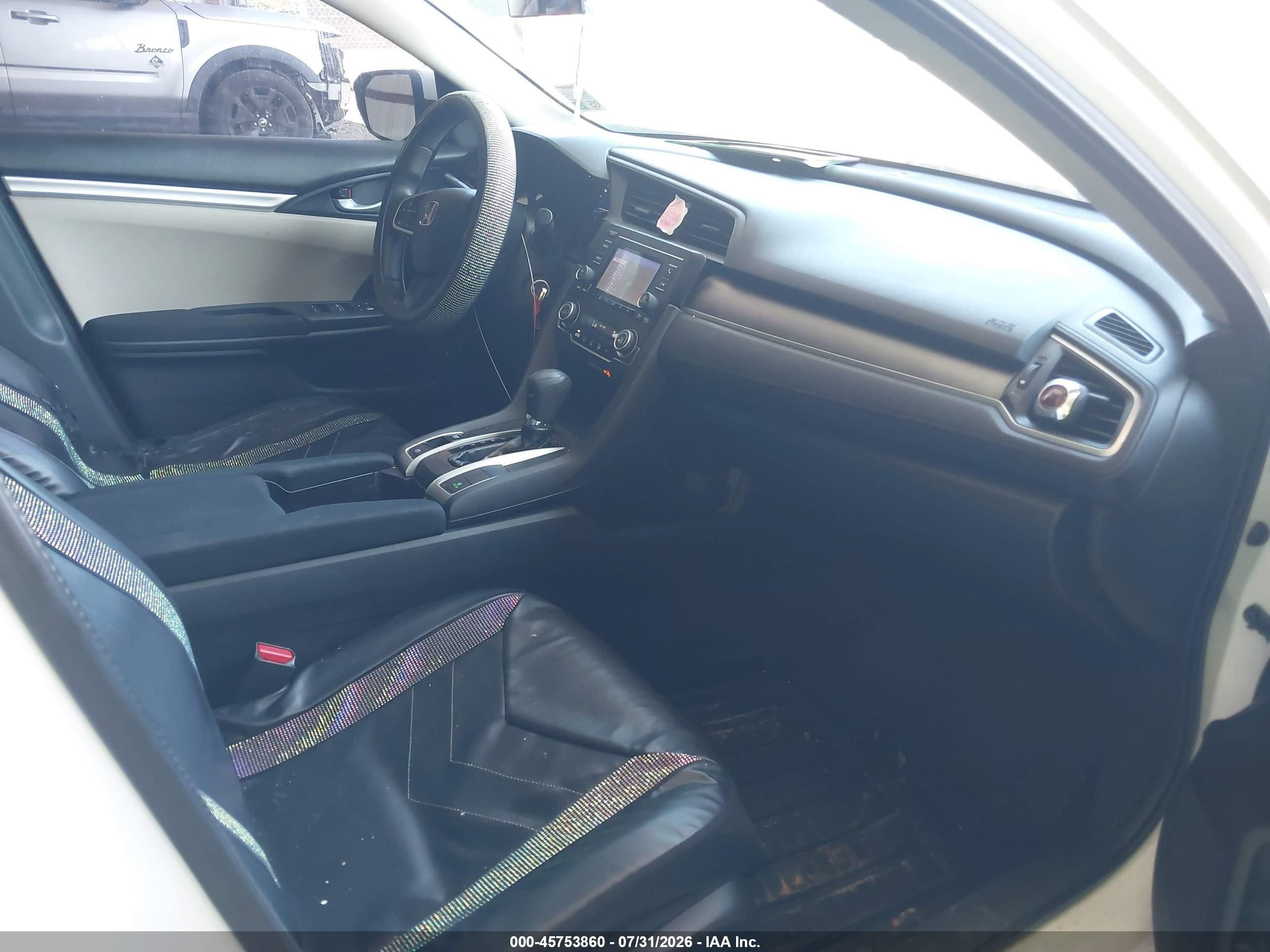 2016 Honda Civic Lx Белый vin: 2HGFC2F54GH557131