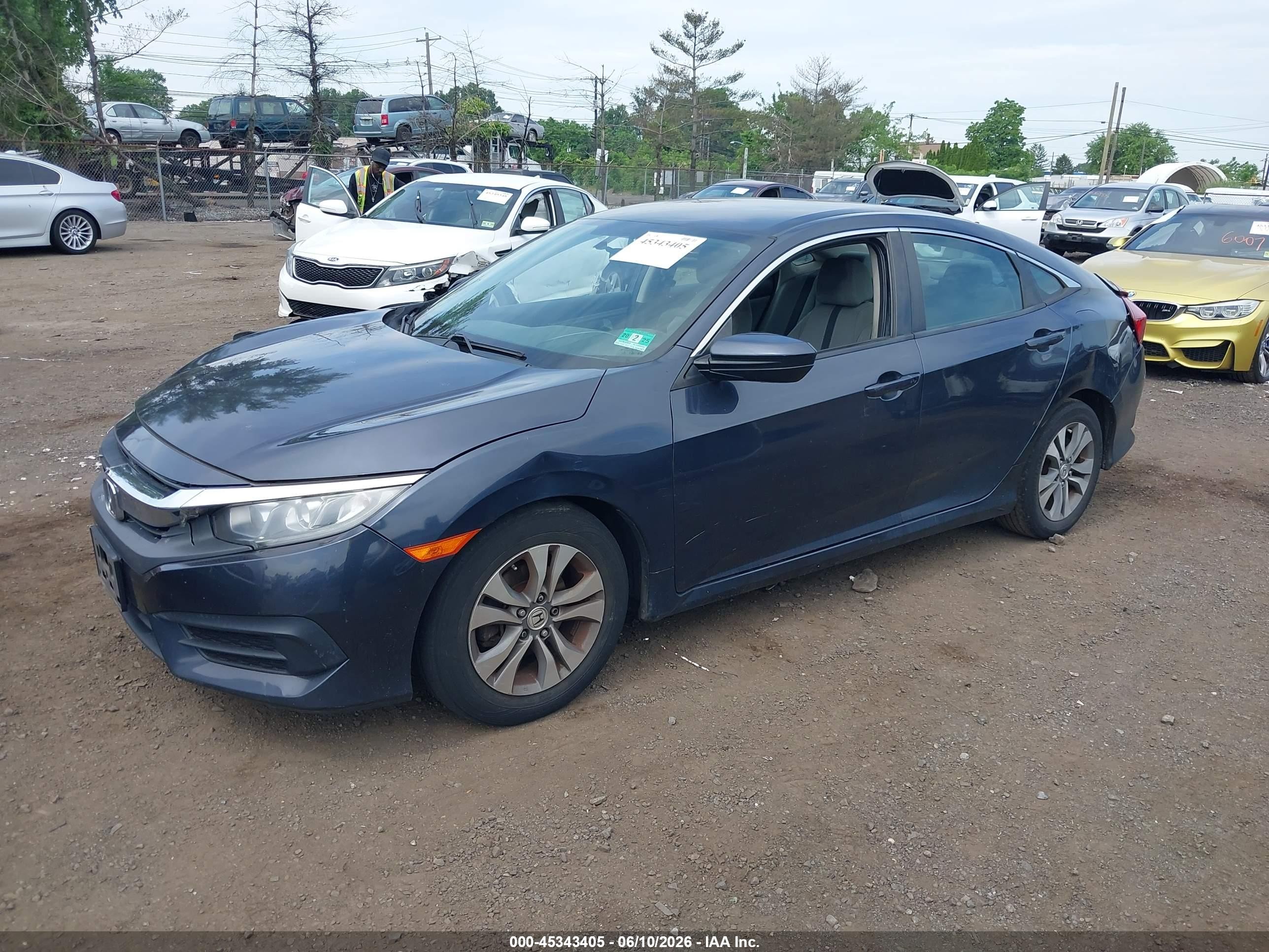 2018 Honda Civic Lx Blue vin: 2HGFC2F54JH535704