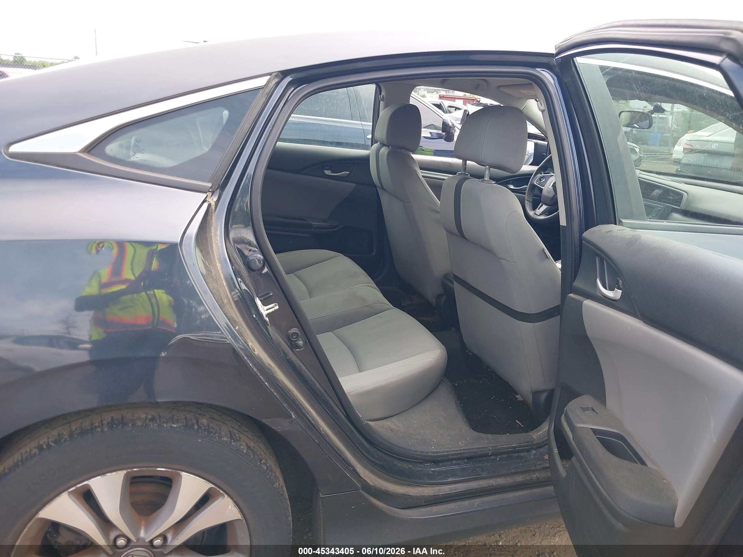 2018 Honda Civic Lx Blue vin: 2HGFC2F54JH535704