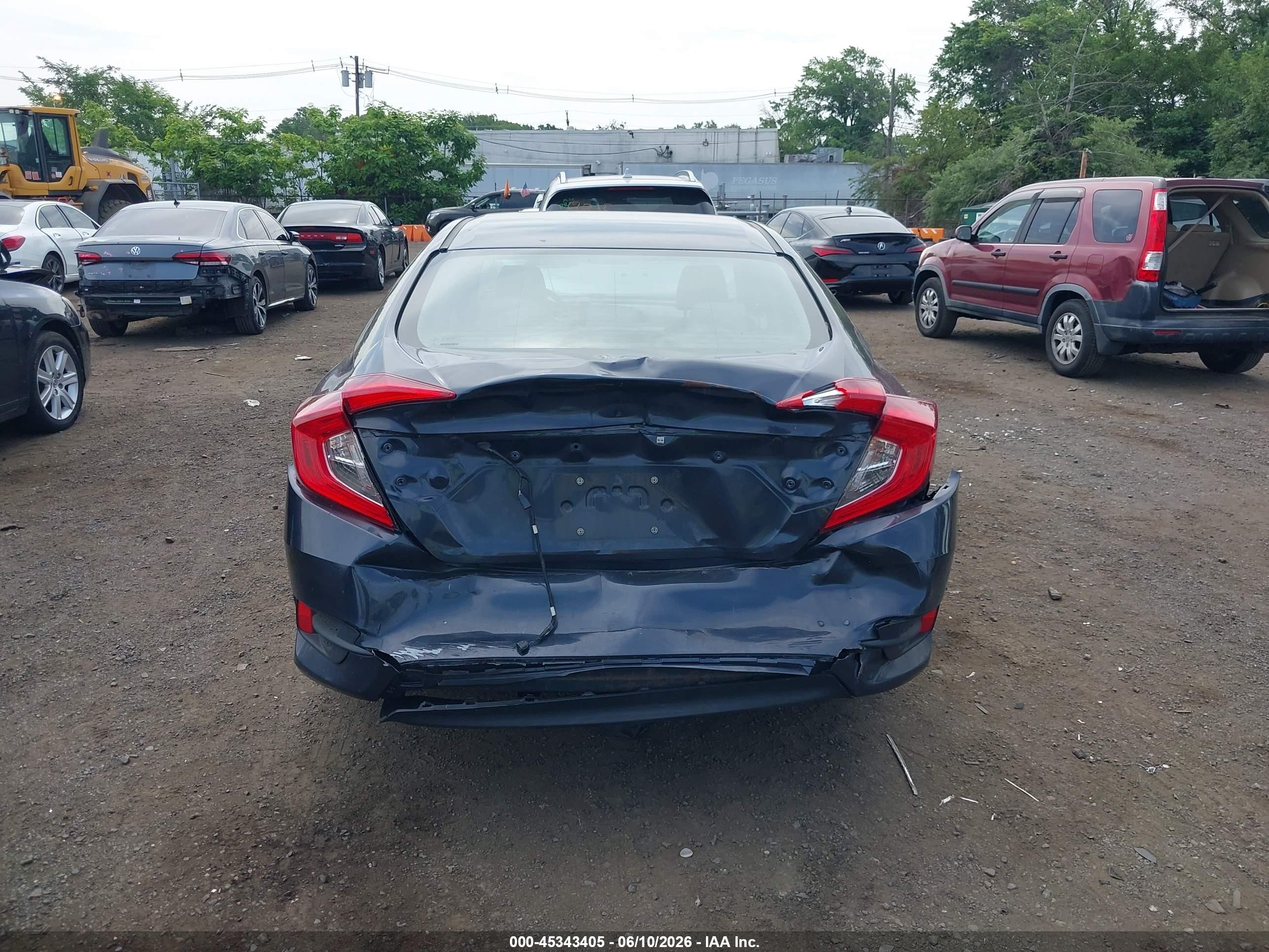 2018 Honda Civic Lx Blue vin: 2HGFC2F54JH535704