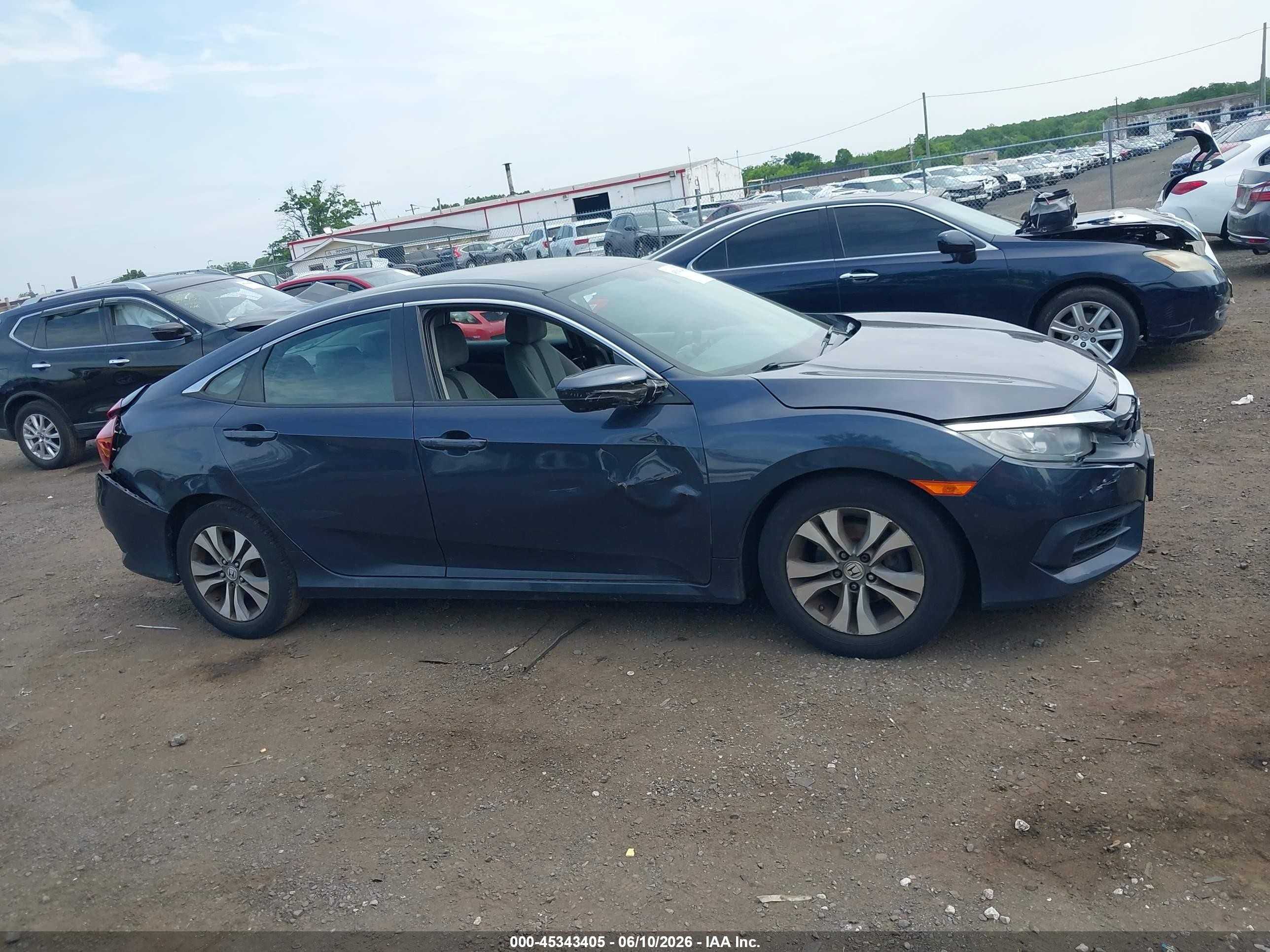 2018 Honda Civic Lx Blue vin: 2HGFC2F54JH535704