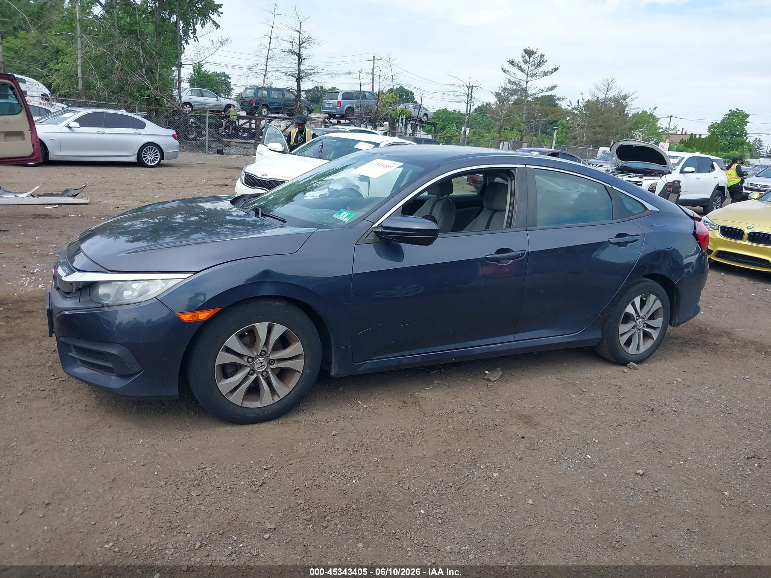 2018 Honda Civic Lx Blue vin: 2HGFC2F54JH535704