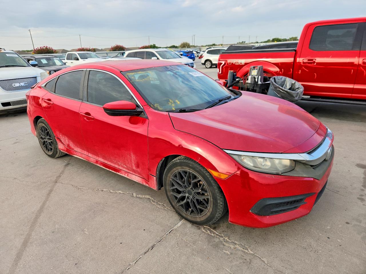 2018 Honda Civic Lx Red vin: 2HGFC2F54JH569951
