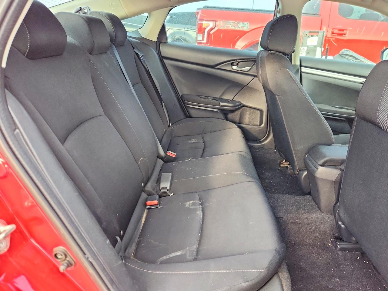 2018 Honda Civic Lx Red vin: 2HGFC2F54JH569951