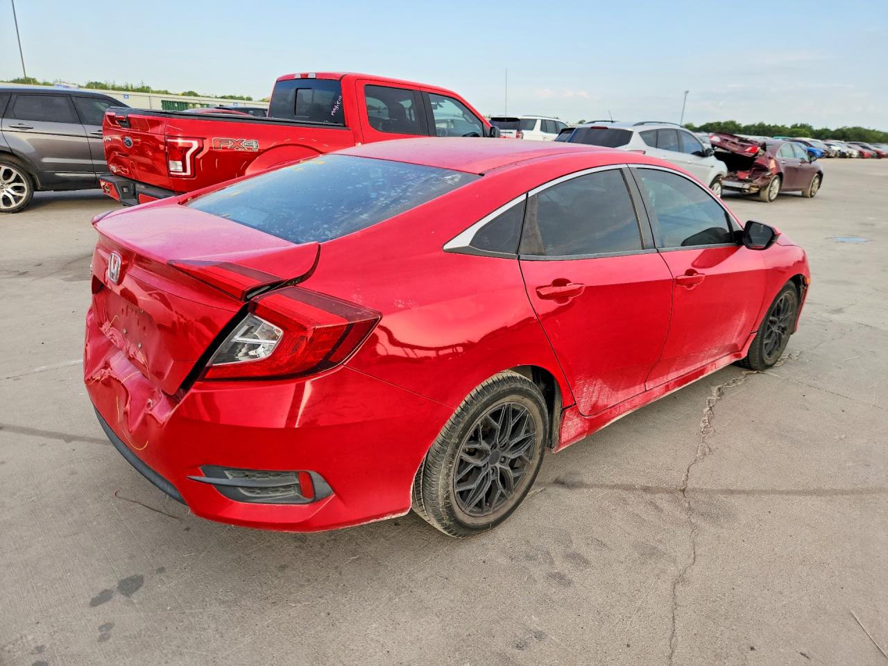 2018 Honda Civic Lx Red vin: 2HGFC2F54JH569951