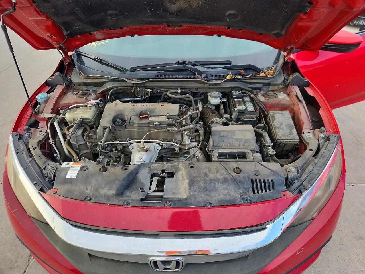2018 Honda Civic Lx Red vin: 2HGFC2F54JH569951