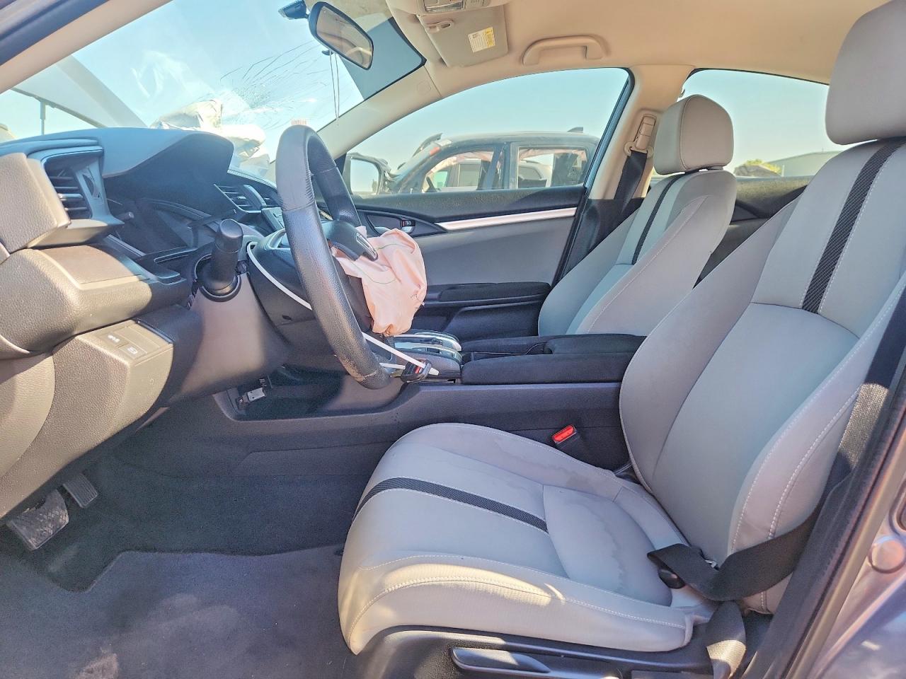 2018 Honda Civic Lx Gray vin: 2HGFC2F55JH528793