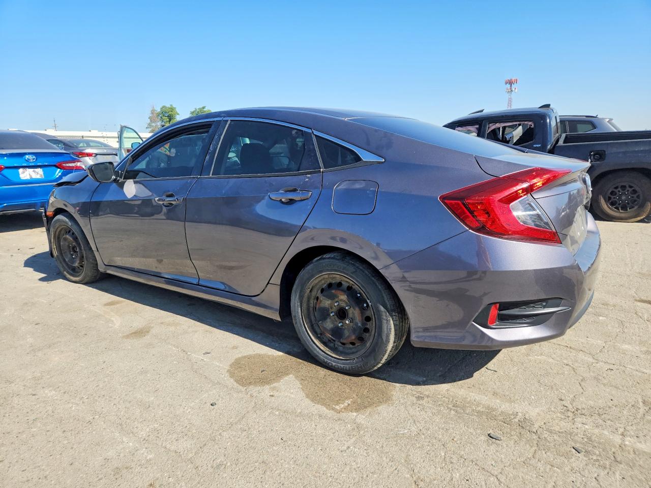 2018 Honda Civic Lx Gray vin: 2HGFC2F55JH528793