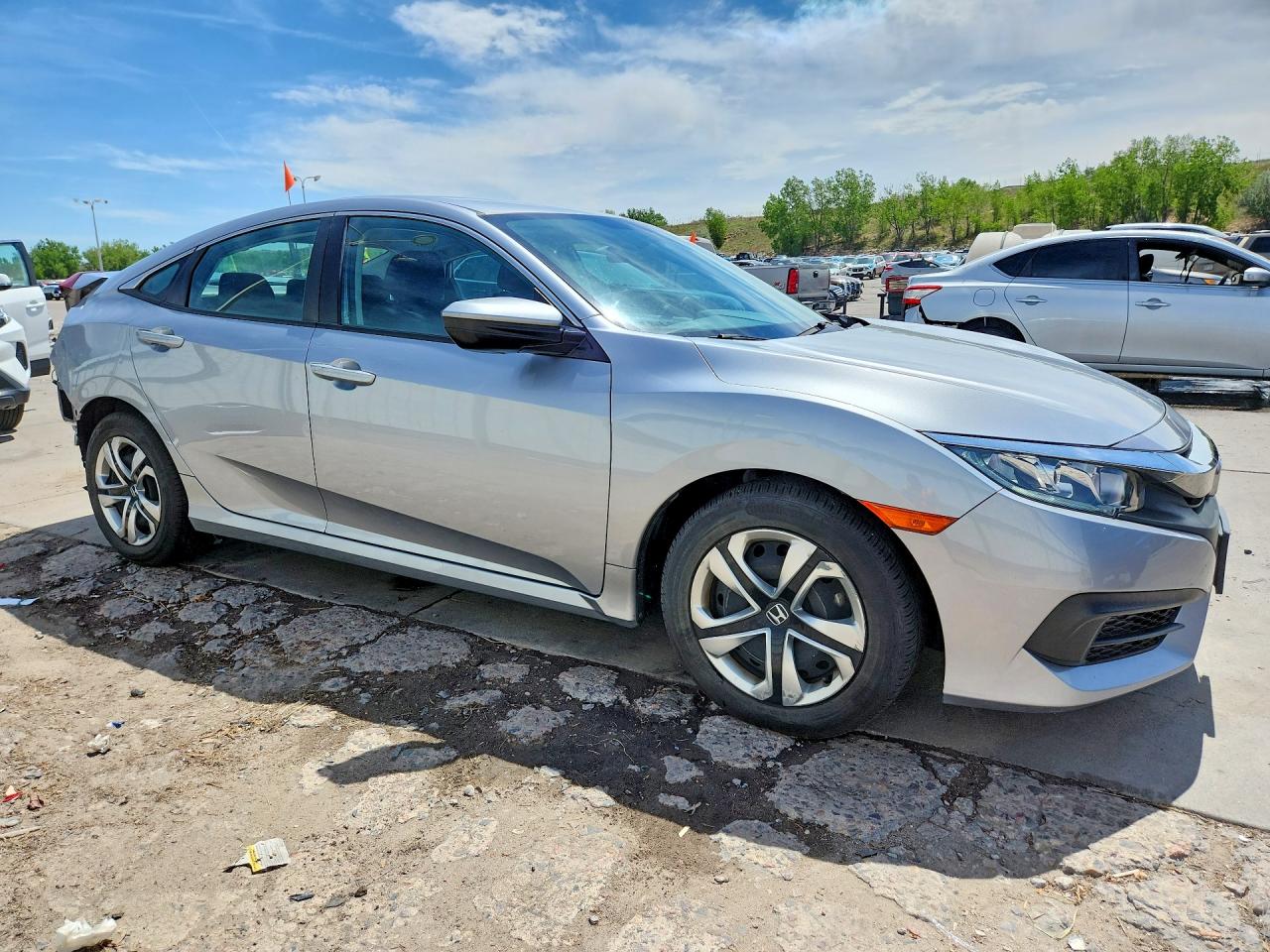 2018 Honda Civic Lx Silver vin: 2HGFC2F55JH601175