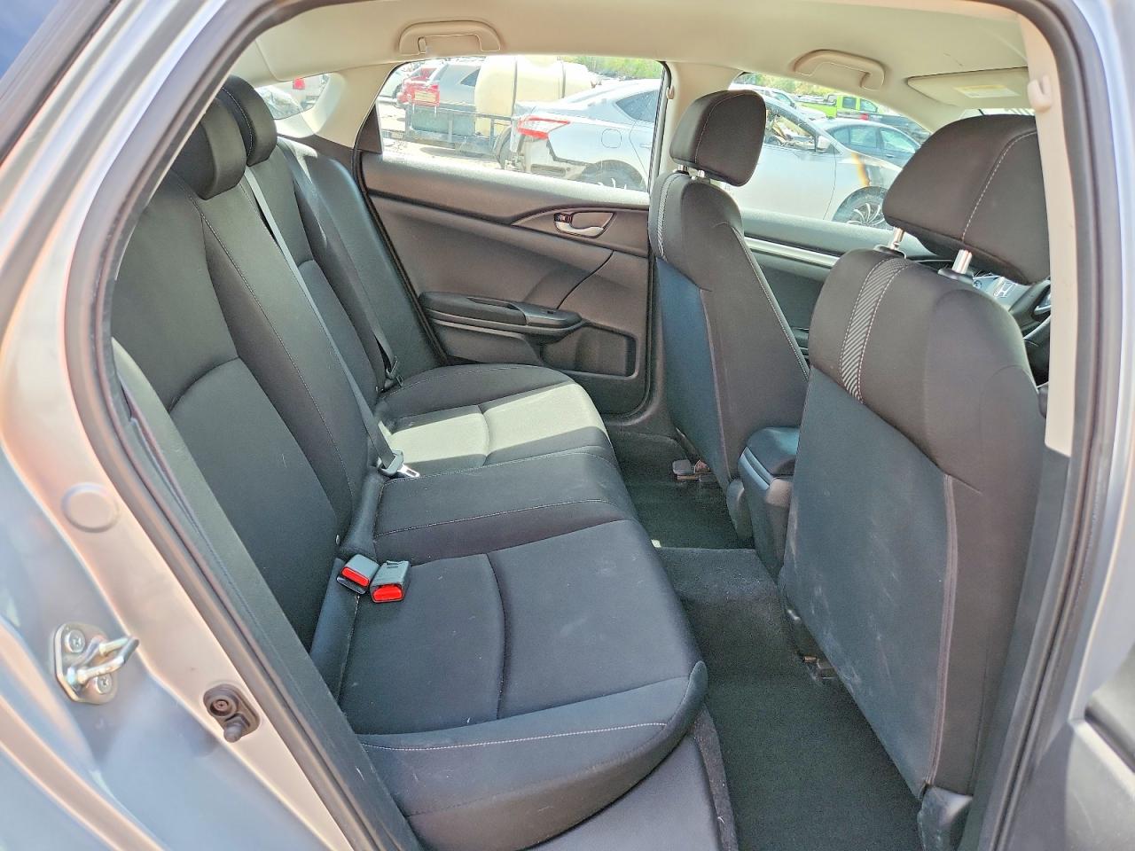 2018 Honda Civic Lx Silver vin: 2HGFC2F55JH601175