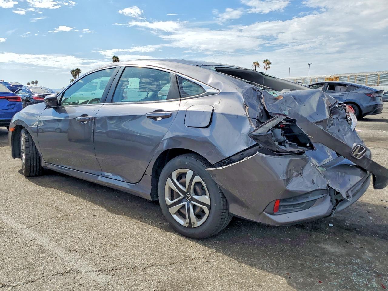 2018 Honda Civic Lx Gray vin: 2HGFC2F55JH602665