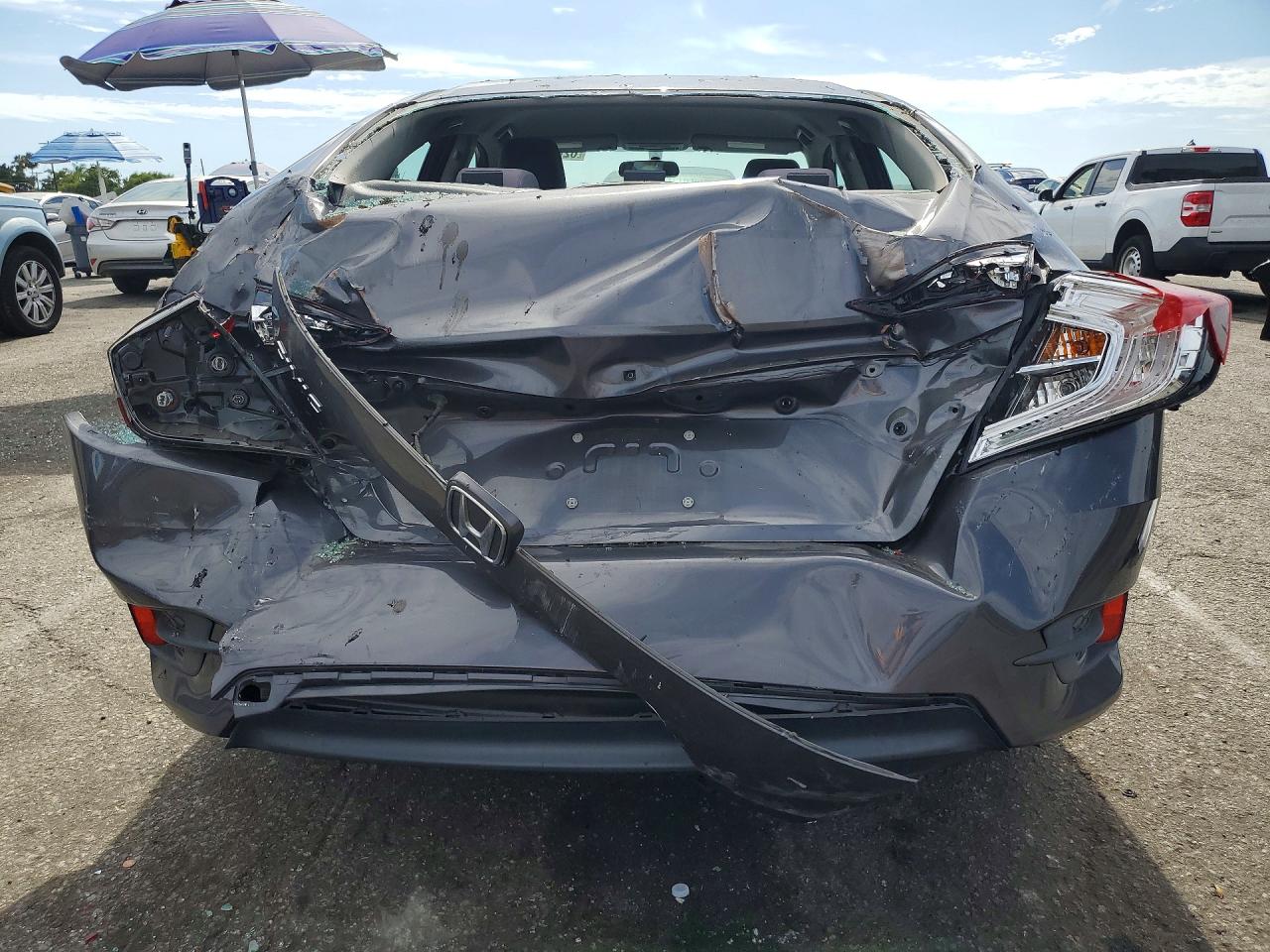 2018 Honda Civic Lx Gray vin: 2HGFC2F55JH602665