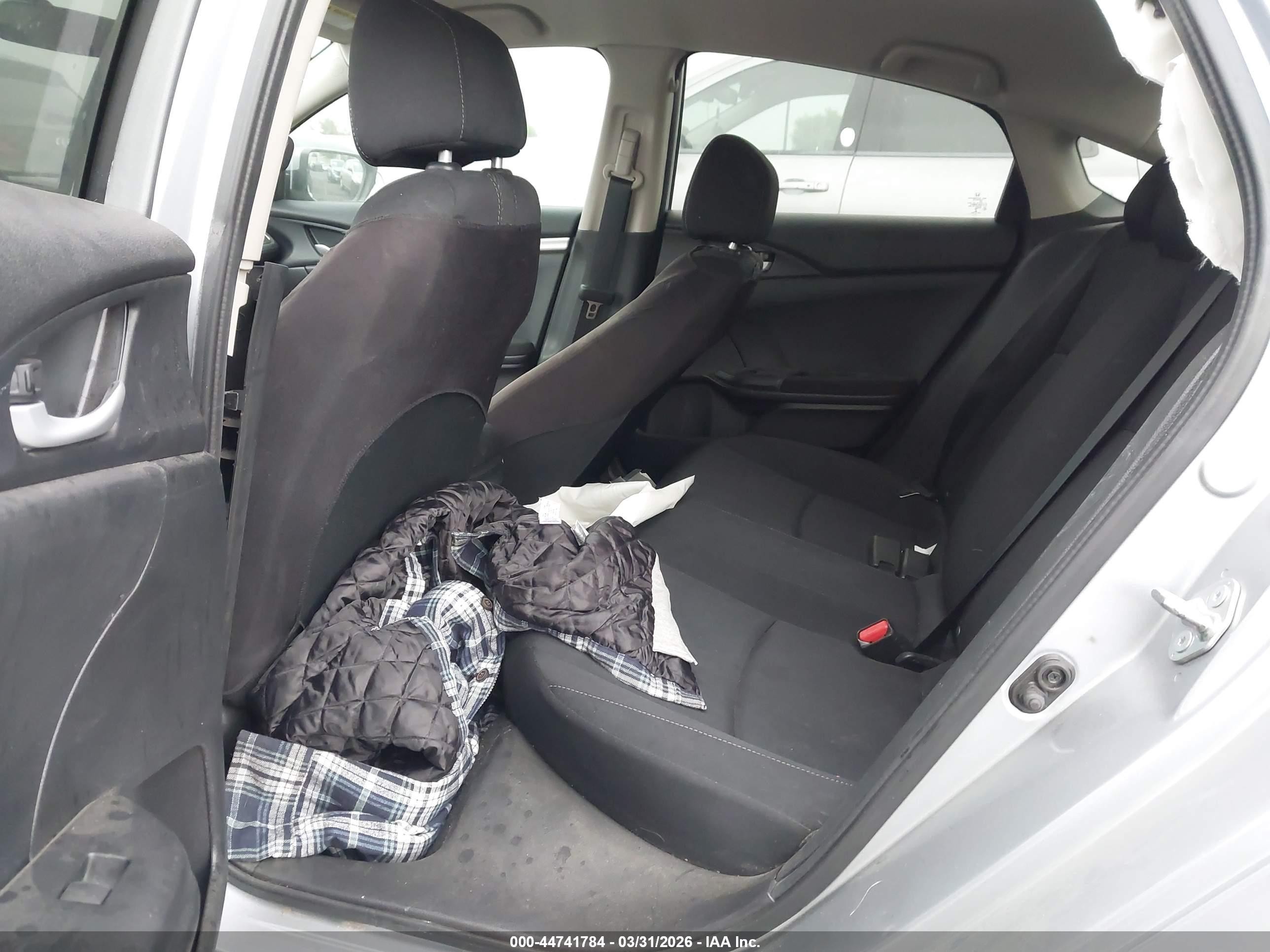 2017 Honda Civic Lx Silver vin: 2HGFC2F57HH562485