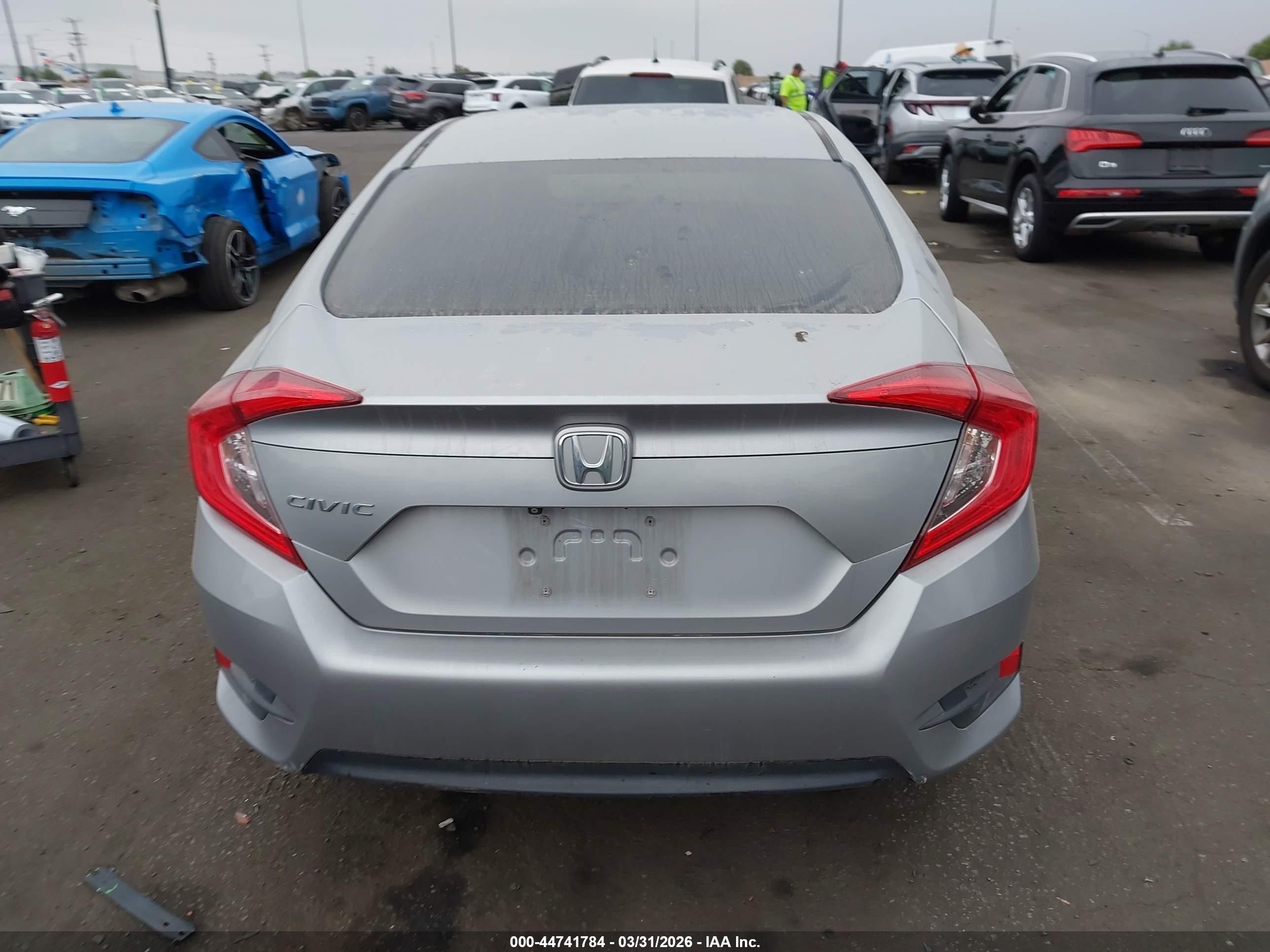 2017 Honda Civic Lx Silver vin: 2HGFC2F57HH562485
