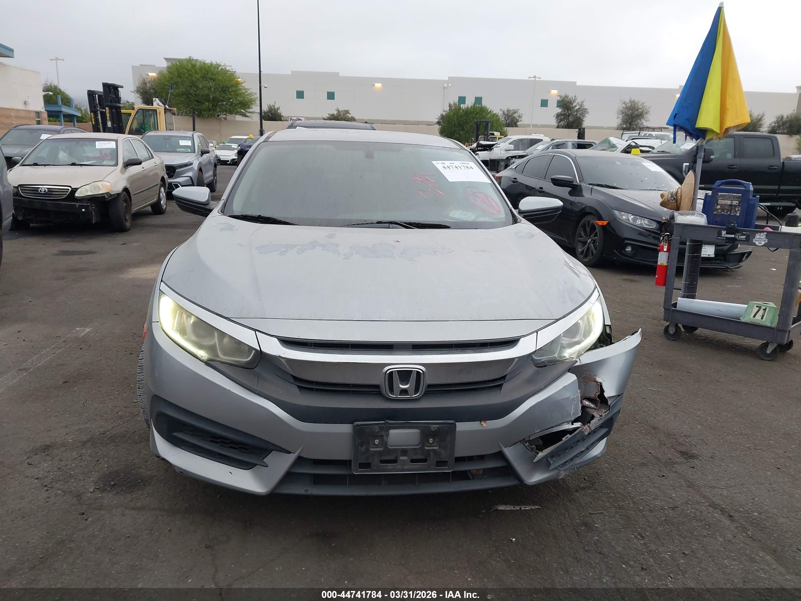 2017 Honda Civic Lx Silver vin: 2HGFC2F57HH562485