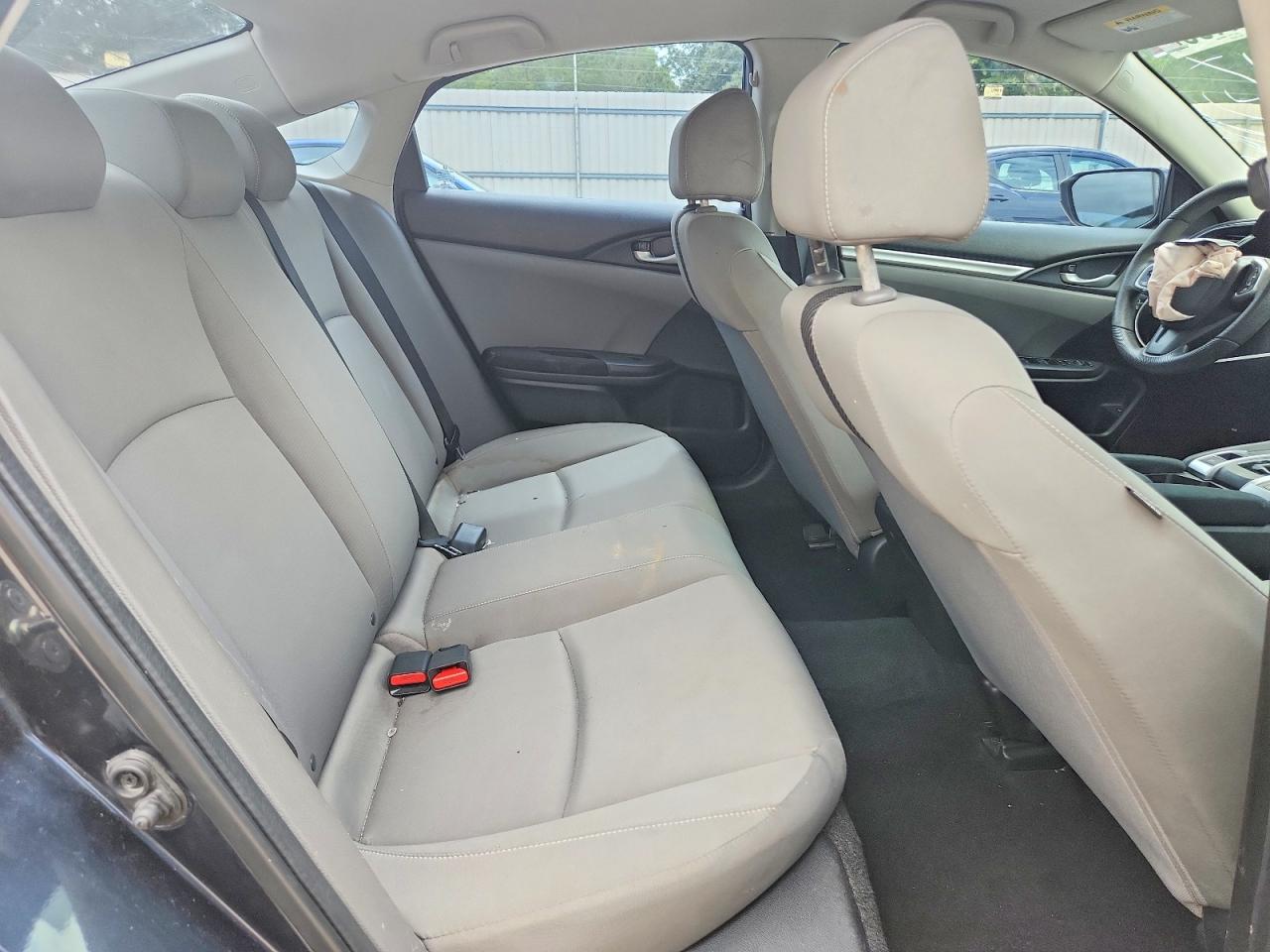 2018 Honda Civic Lx Gray vin: 2HGFC2F57JH569765